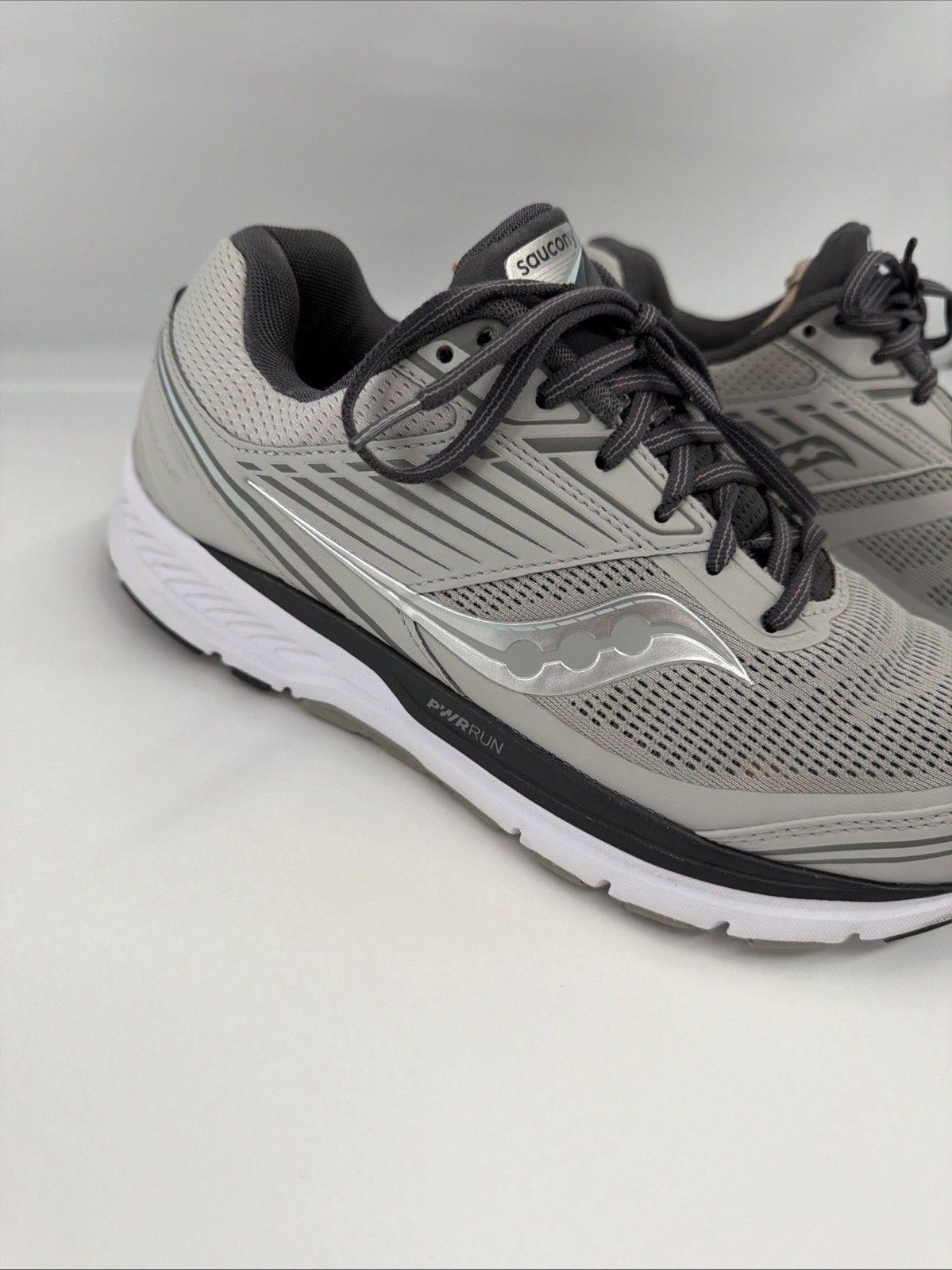 Saucony Echelon 8 Gray Womens PWRRUN Sneakers Womens Size 9.5w US