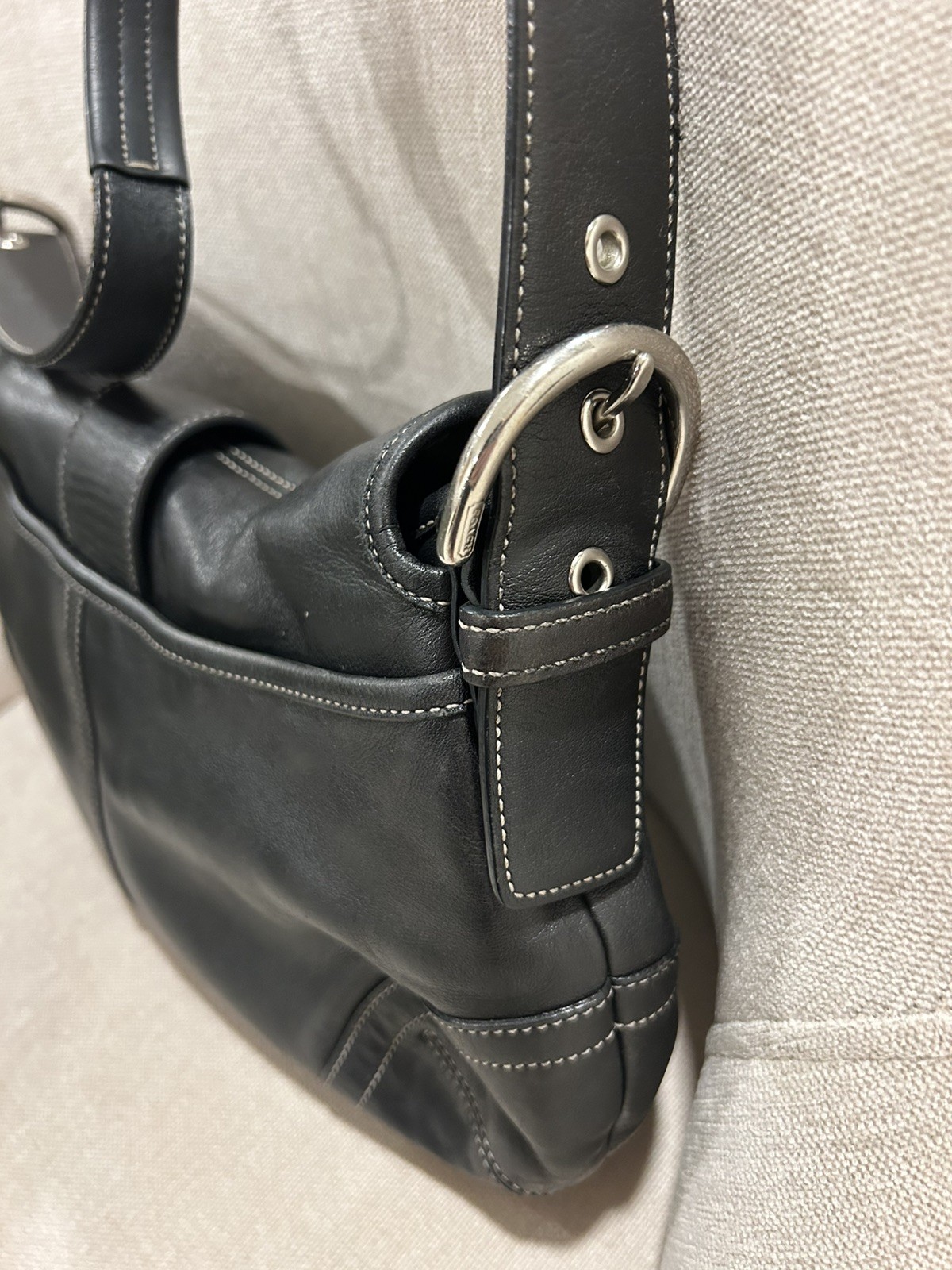 Vintage Coach Soho 9248 Black Leather Flap Shoulder Bag Buckle Y2K 2004