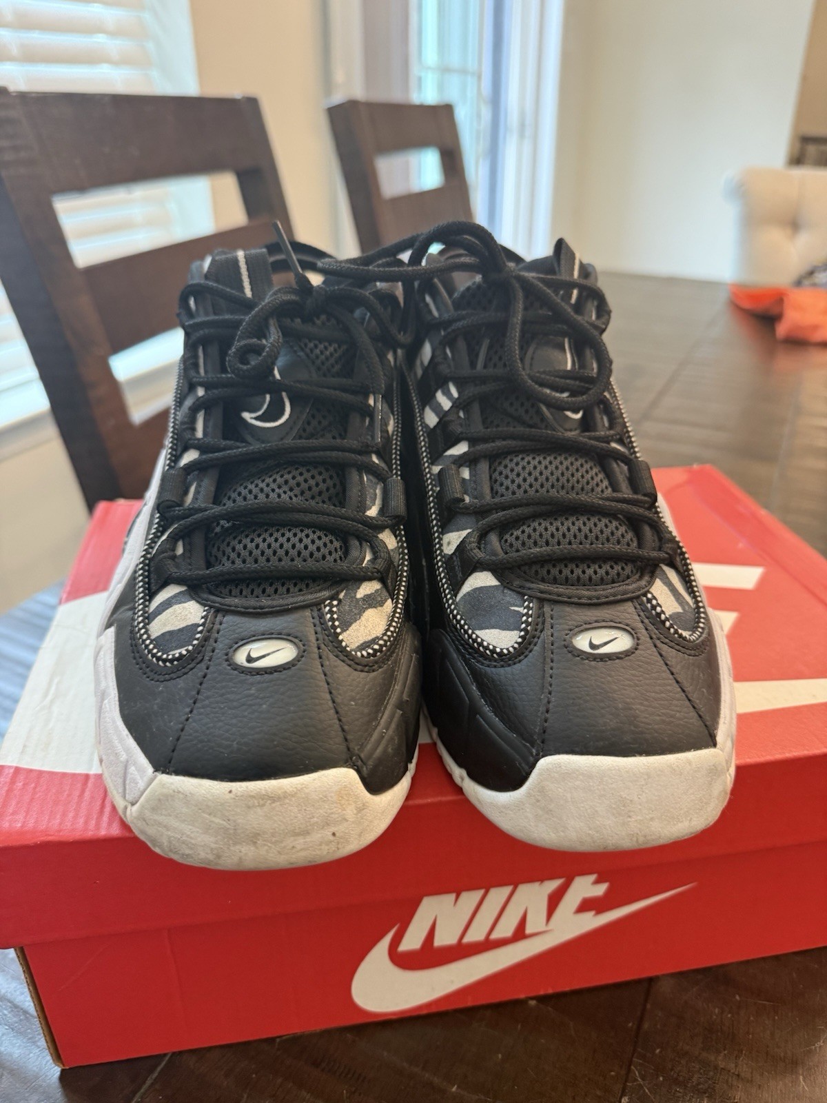 Nike Air Max Penny 1 Tiger Stripes Men’s Low Top Lace-Up Sneakers FD0783-010
