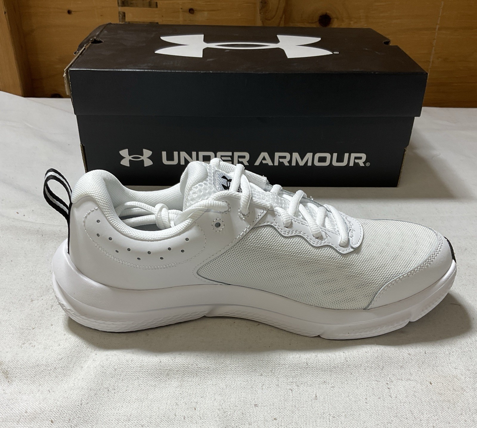 Under Armour Men’s UA Charged Assert 10 3026175-104 Shoes White/Black US 9.5M H5