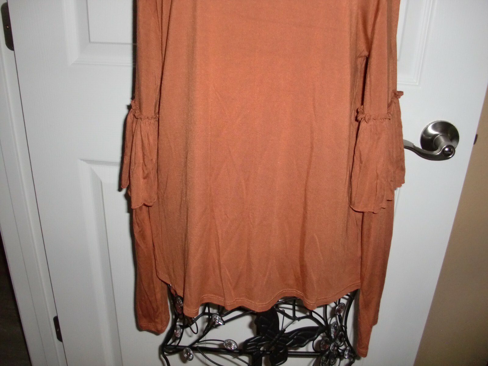 JUNIOR’S~TUCKER+TATE~95%VISCOSE/5%SPANDEX~RUFFLED LONG SLEEVE~TOP Size XL(14-16)