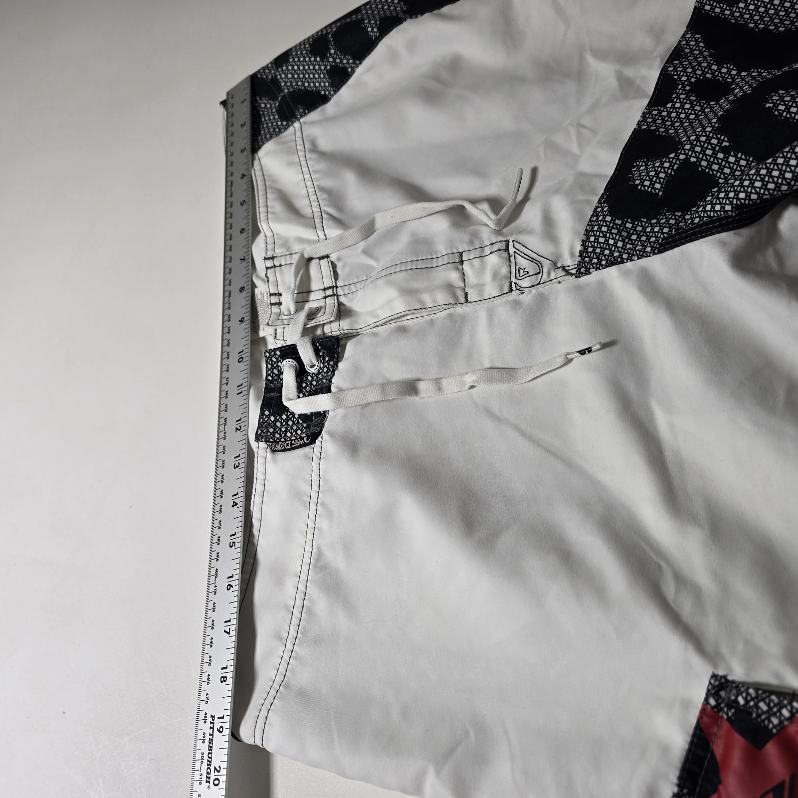 Y2K Quiksilver Board Shorts – 38 Red Star