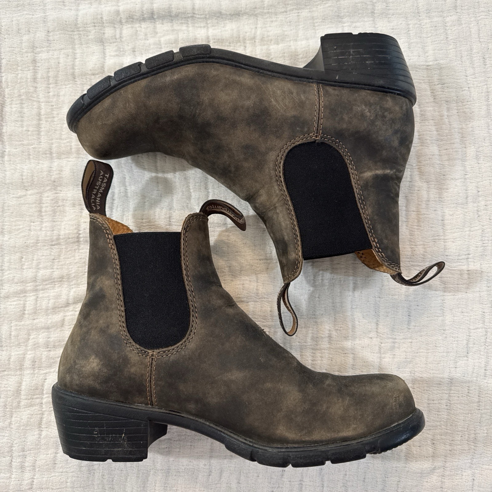 Blundstone 1571 Rustic Brown Chelsea Boots Heel Women’s US Size 9 *As Shown*