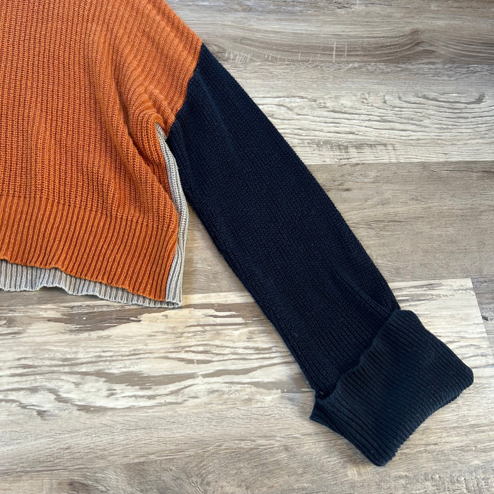 Splendid Colorblock Turtleneck Sweater Beige Orange Navy Cropped Knit Medium