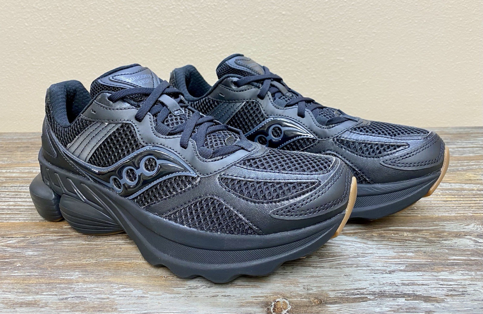 Saucony Grid NXT Triple Black Gum Running Shoes S70797-3 Mens Size 5.5 / Wmn’s 7
