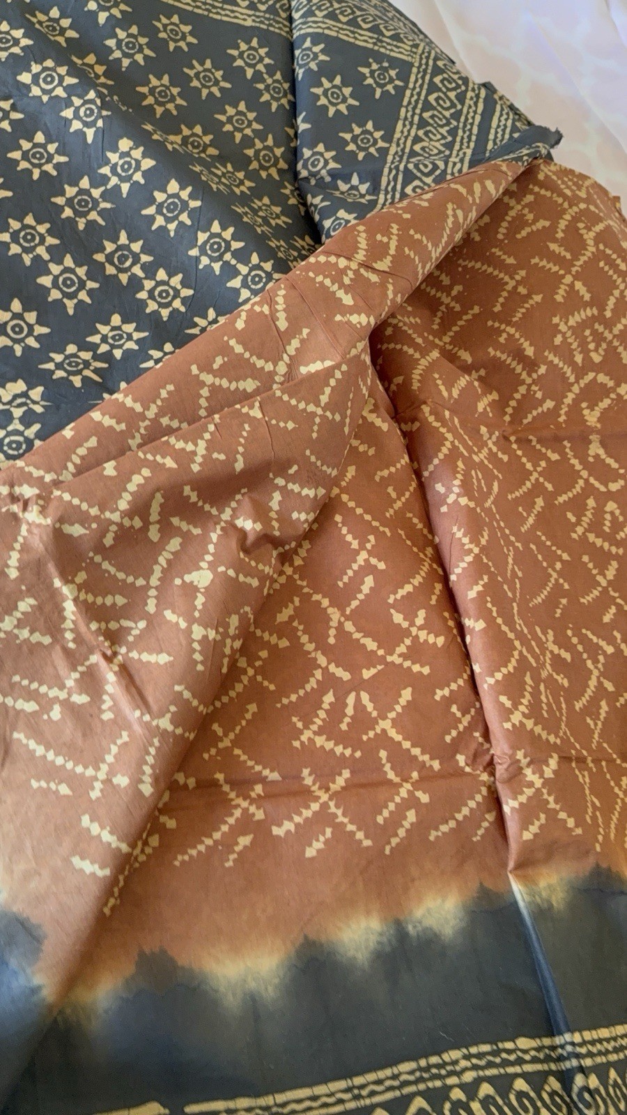 NEW 🆕, Cotton BATIK SAREE. ( Item#L3906 ) including blouse piece.