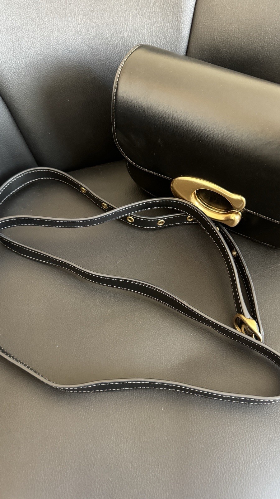 Coach Black Crossbody Bag Gold Hardware C Logo Snap Closure Detachable Strap