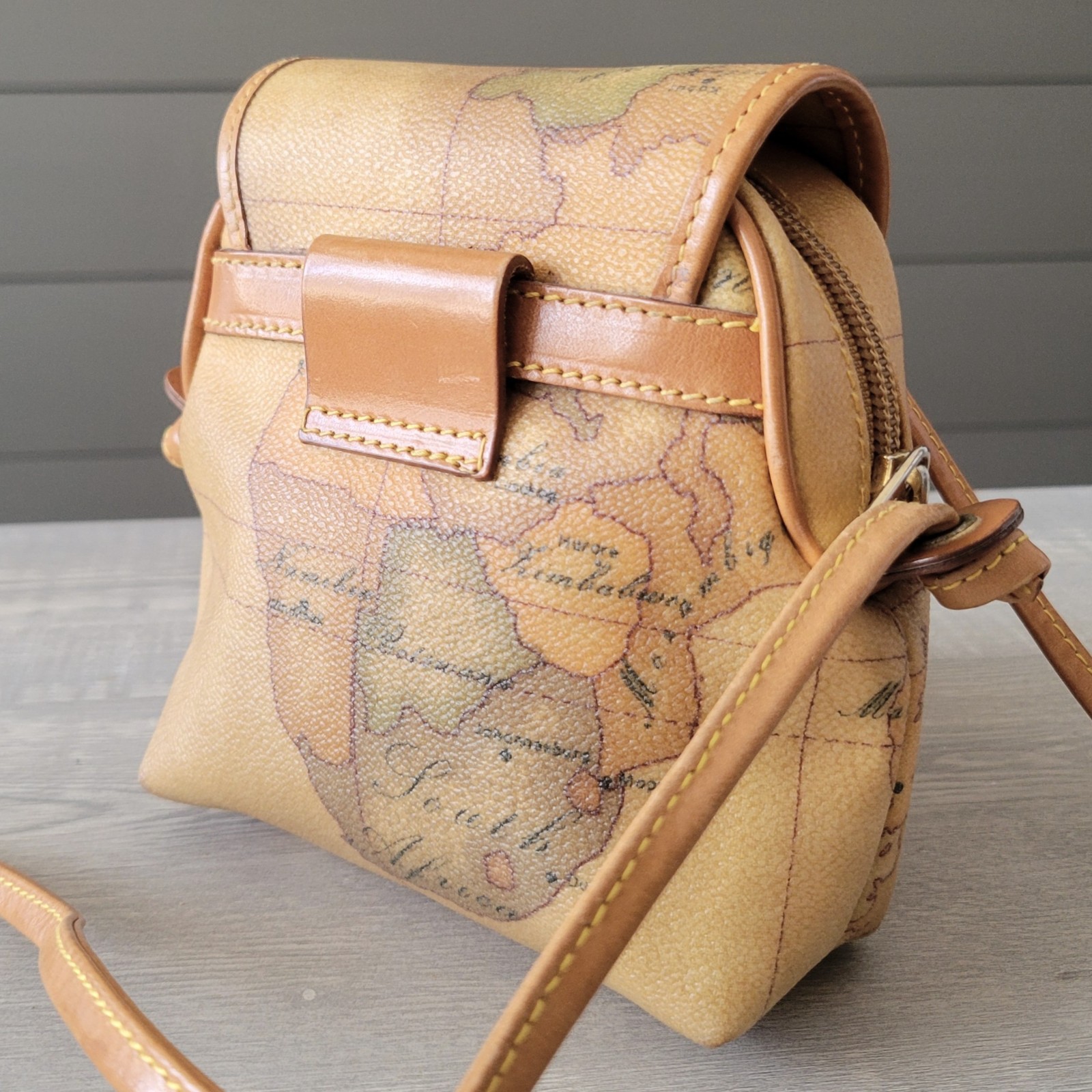 Vintage Classe Alviero Martini Geo Classic Mini Crossbody Belt Bag Map Print EUC