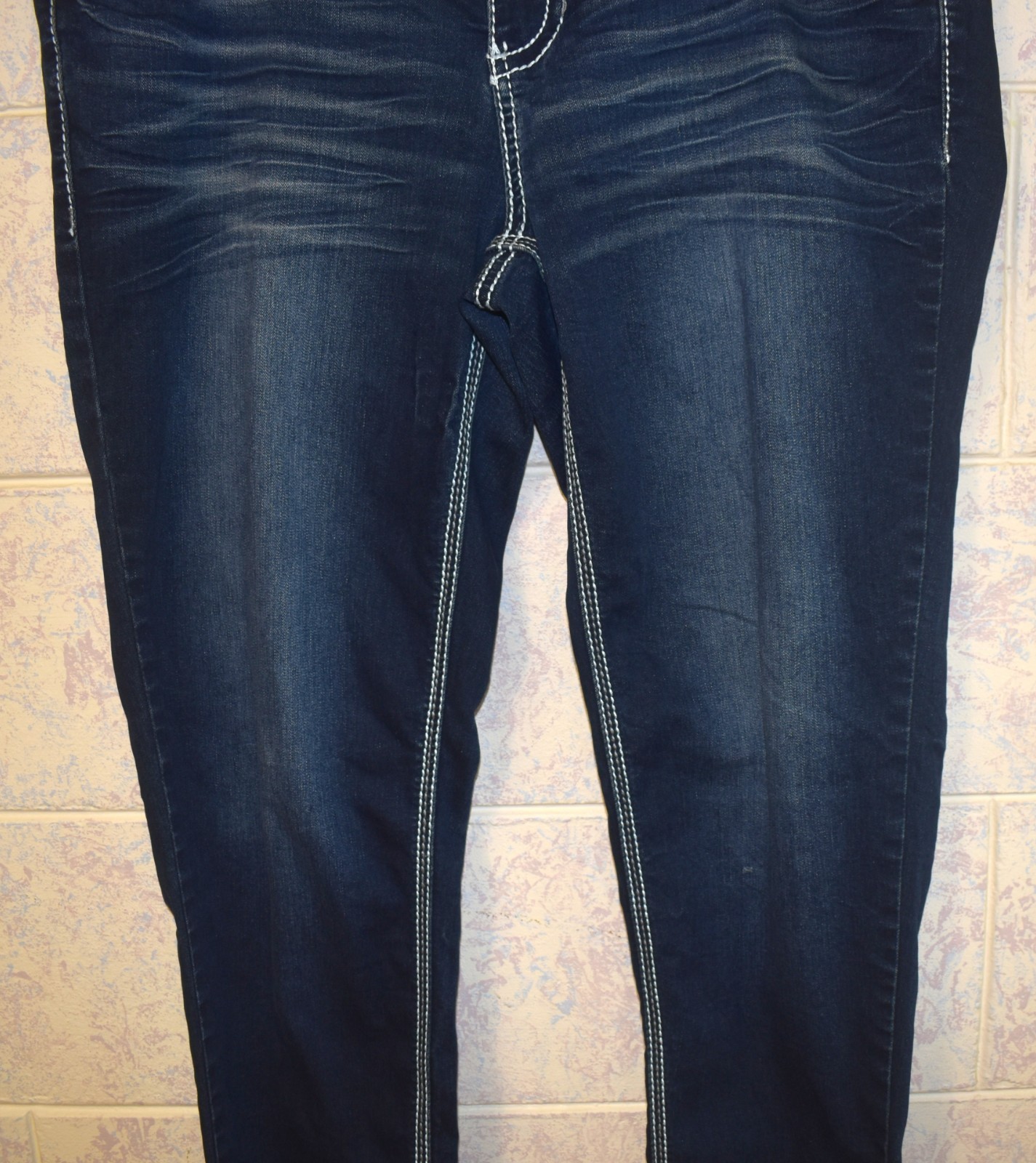 (B-C) Ariya® Stretch Denim Distressed Embroidered Low Rise Skinny Jeans- Size 14