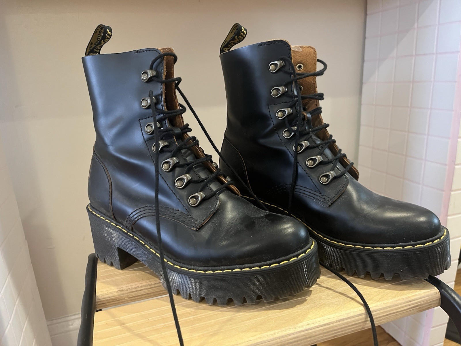 Dr. Martens Leona Women’s Boots – Black Vintage Smooth, US 8.