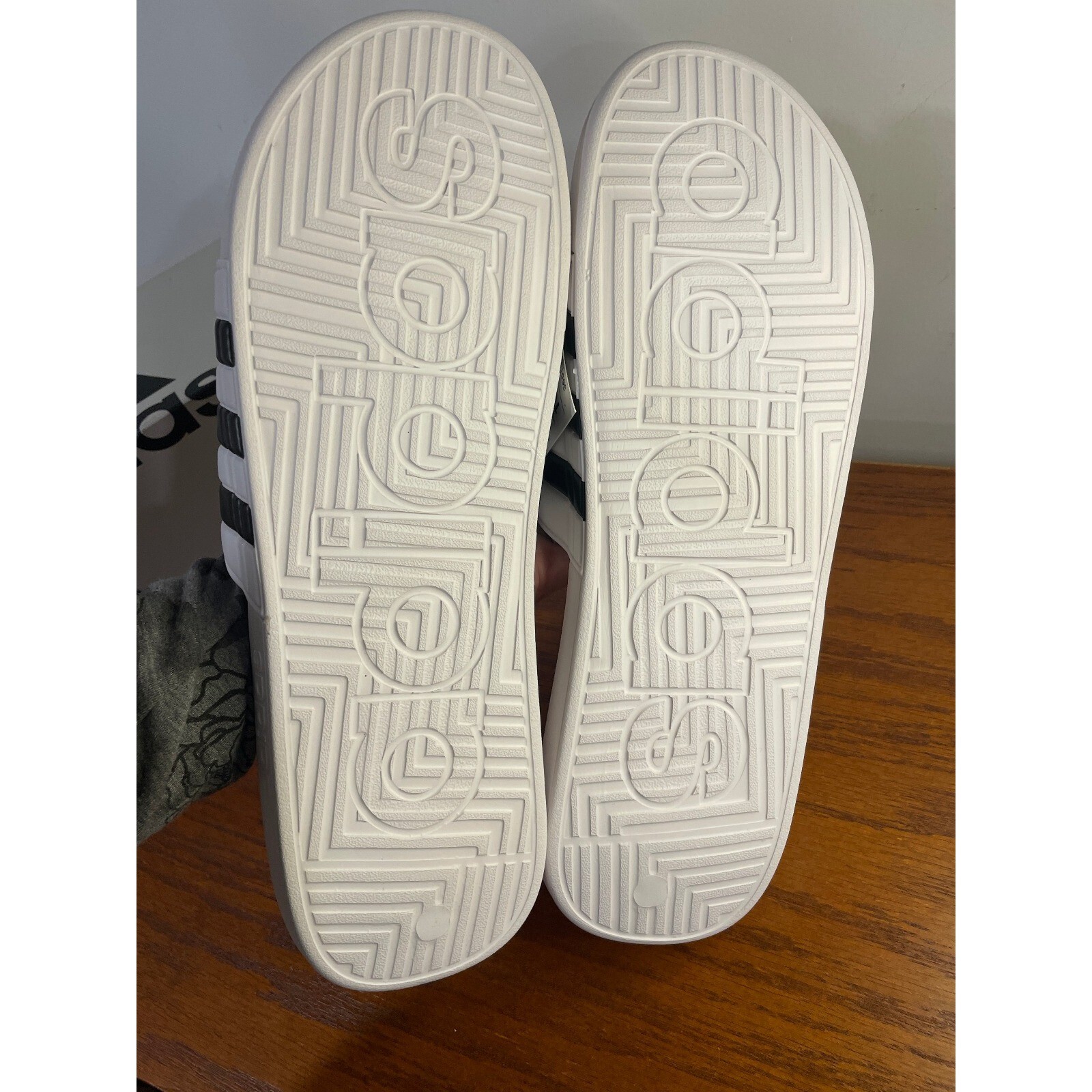 Mens 18 w/Box NEW Adidas Adissage Slides Sandal Massage Comfort White Black