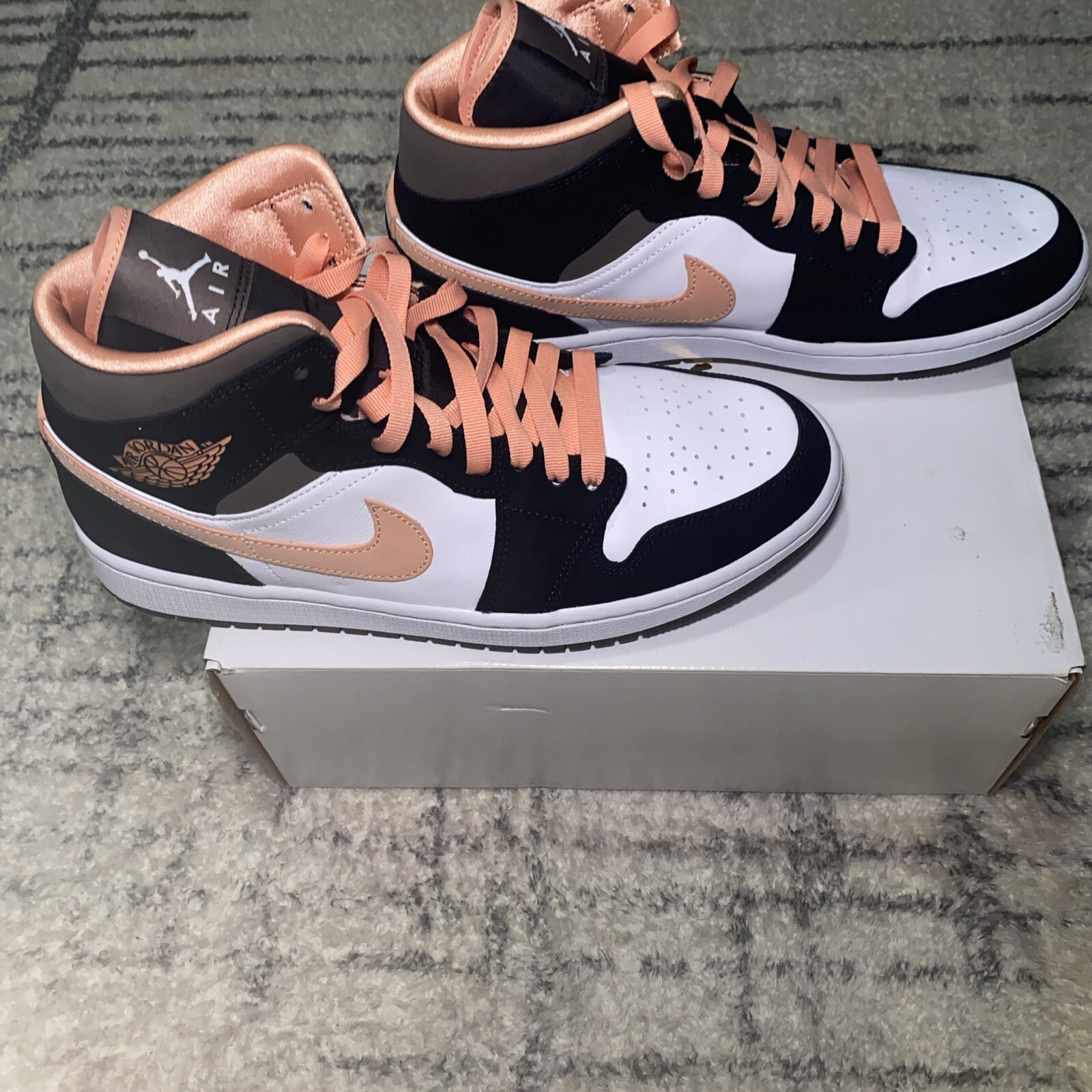 Air Jordan 1 SE Mid Peach Mocha W