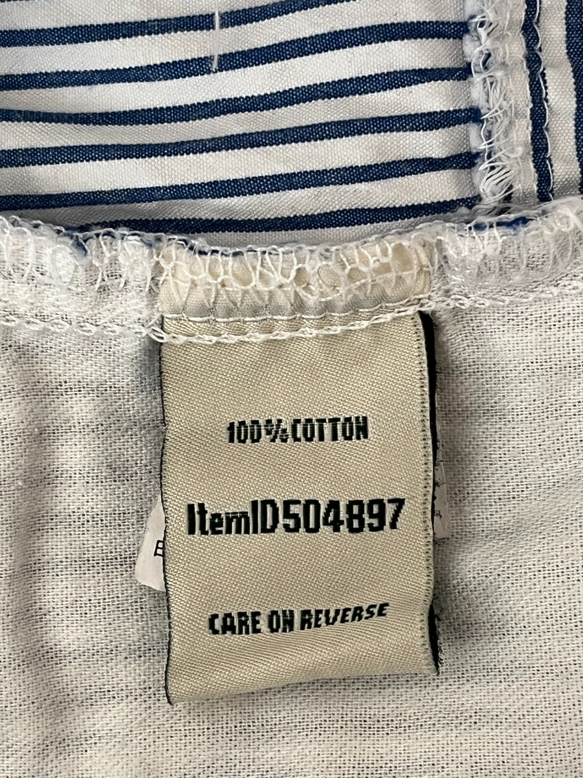 LL Bean Favorite Fit Blue White Striped Seersucker Short Women’s Size 18 Reg