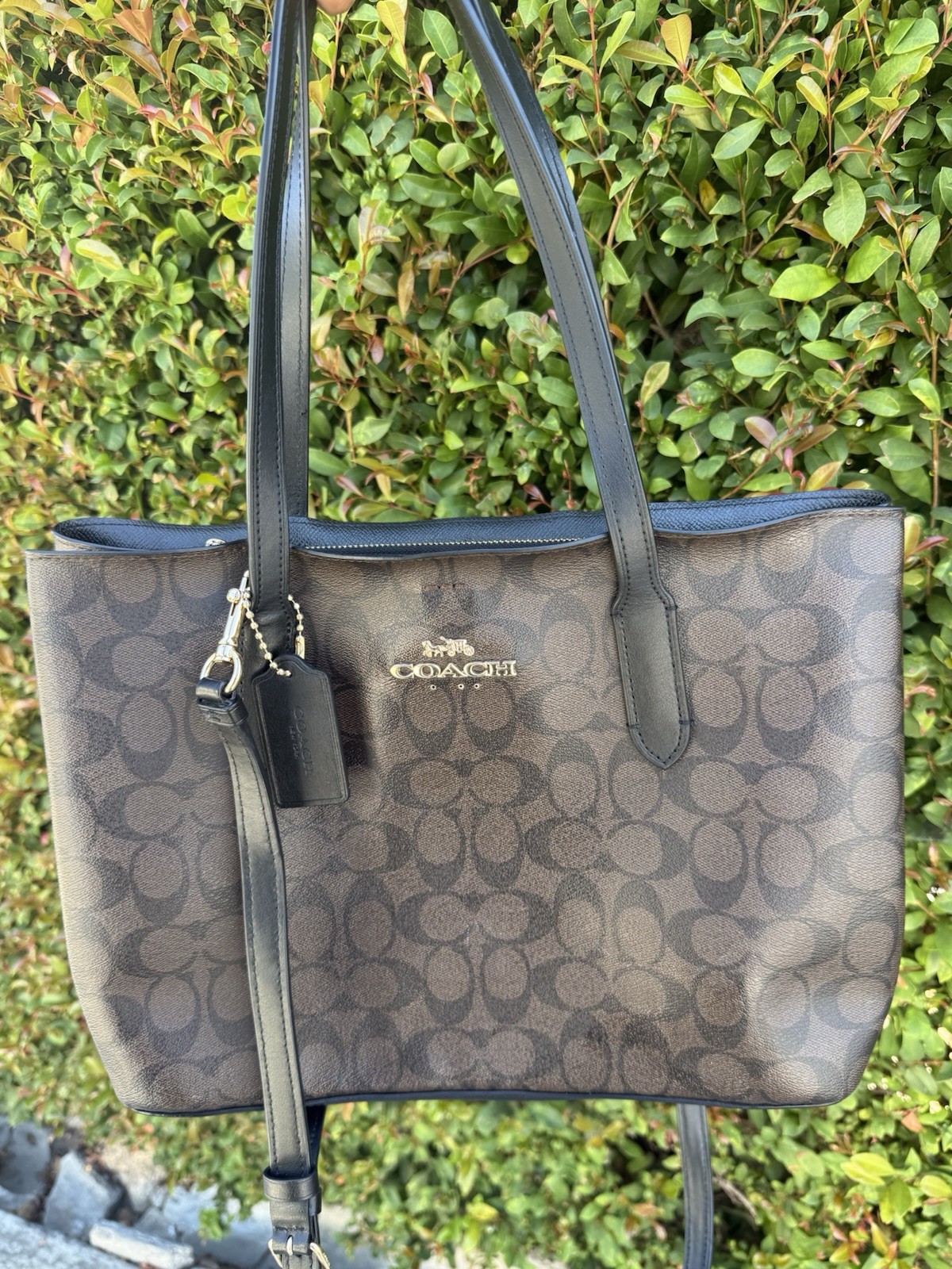 Coach Large Brown/Black Signature Logo City Tote Bag Gold Hardware Zip Closure