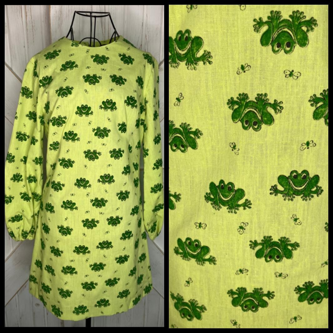60’s Vintage Handmade Green Frog Novelty Print Gogo Go Go Twiggy Mini Dress