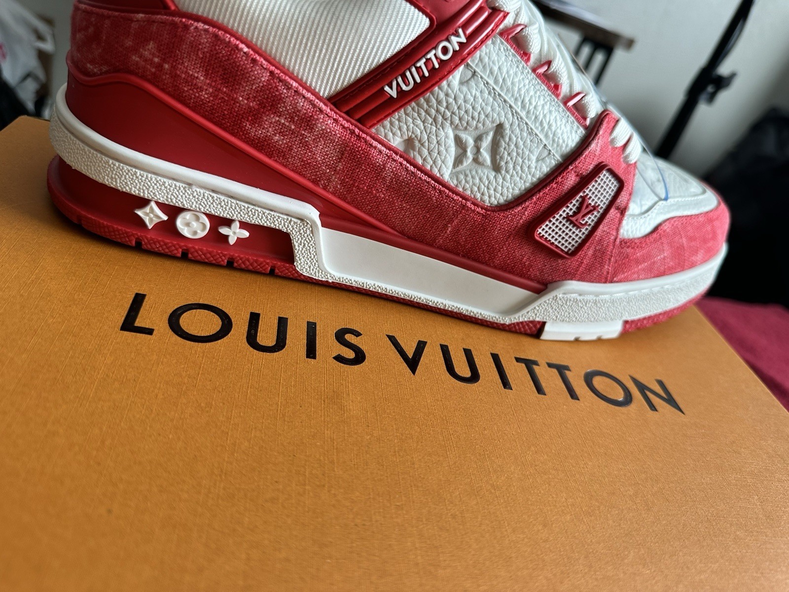 Louis Vuitton Trainer Men’s Low Top Lace-Up Logo Sneakers Red/White New Box