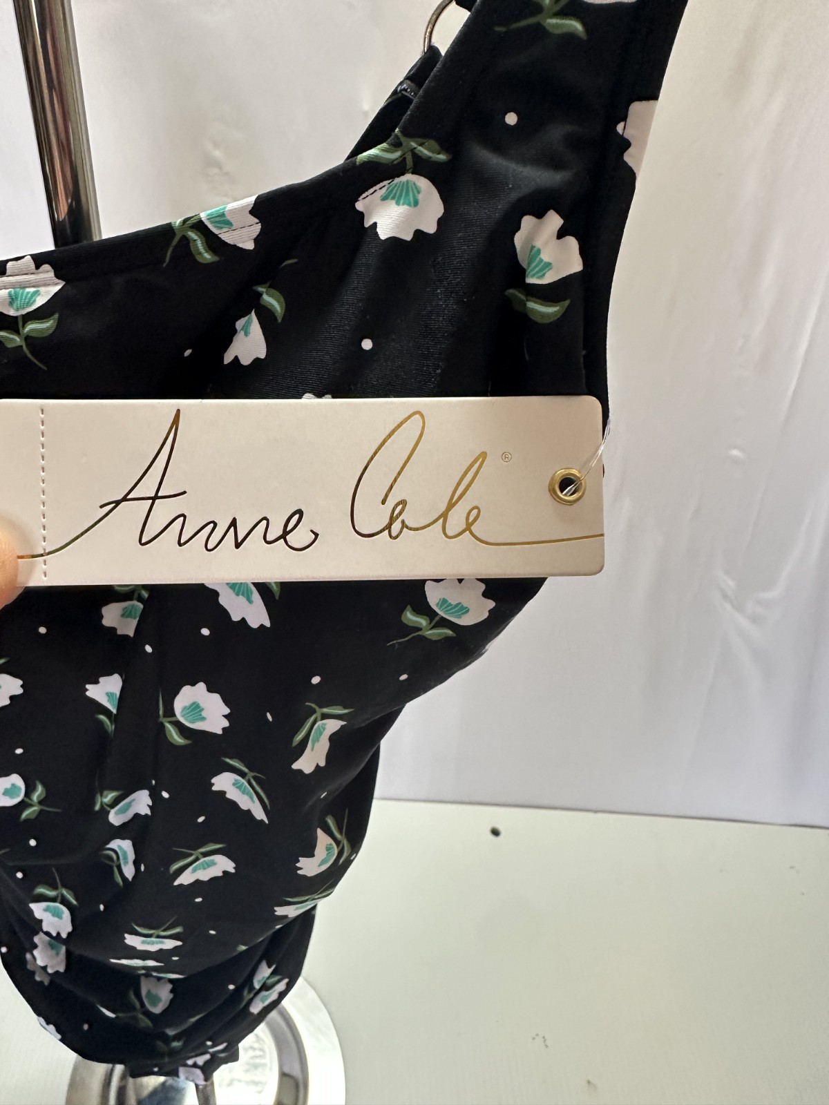 NWT Anne Cole Swimwear Size 6 One Piece Floral Printed Black