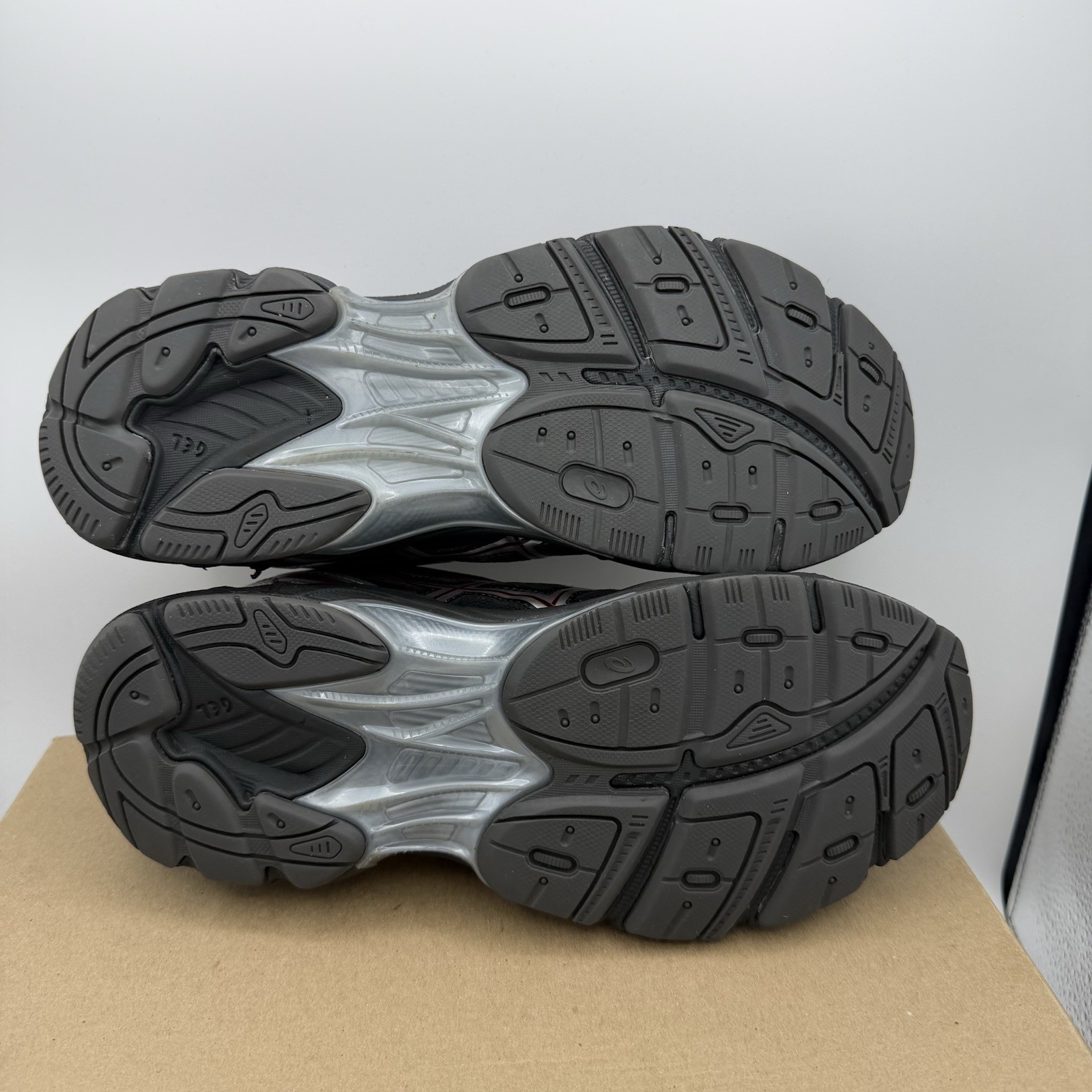 Asics GT 2160 ‘Black Pure / Silver Red’ Size 8.5 1203A688-001