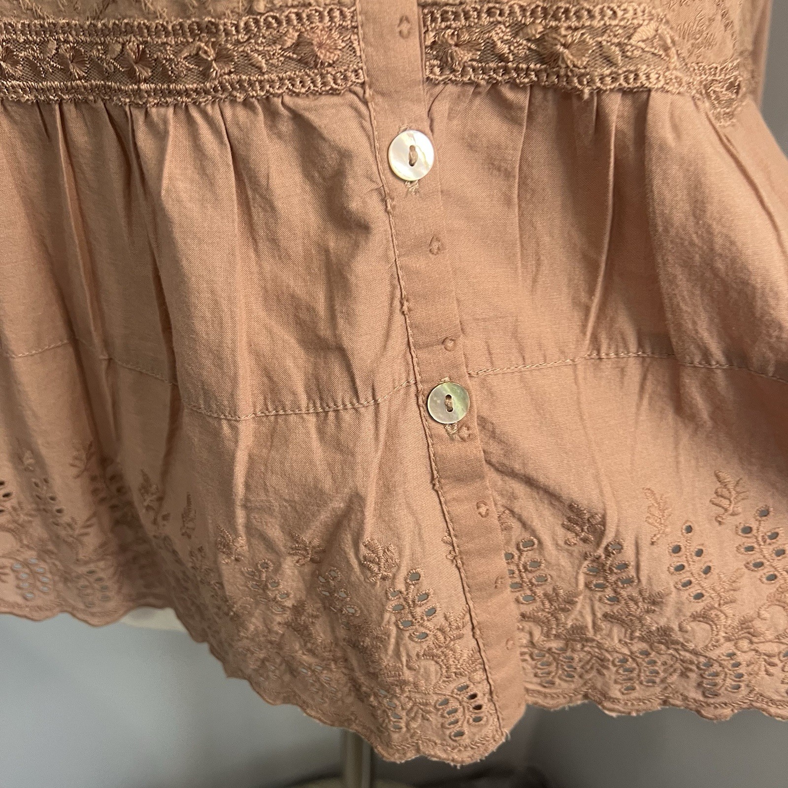 LOGO LAVISH Lori Goldstein Size XXS Cocoa Button Front Top w/ Knit Sleeves