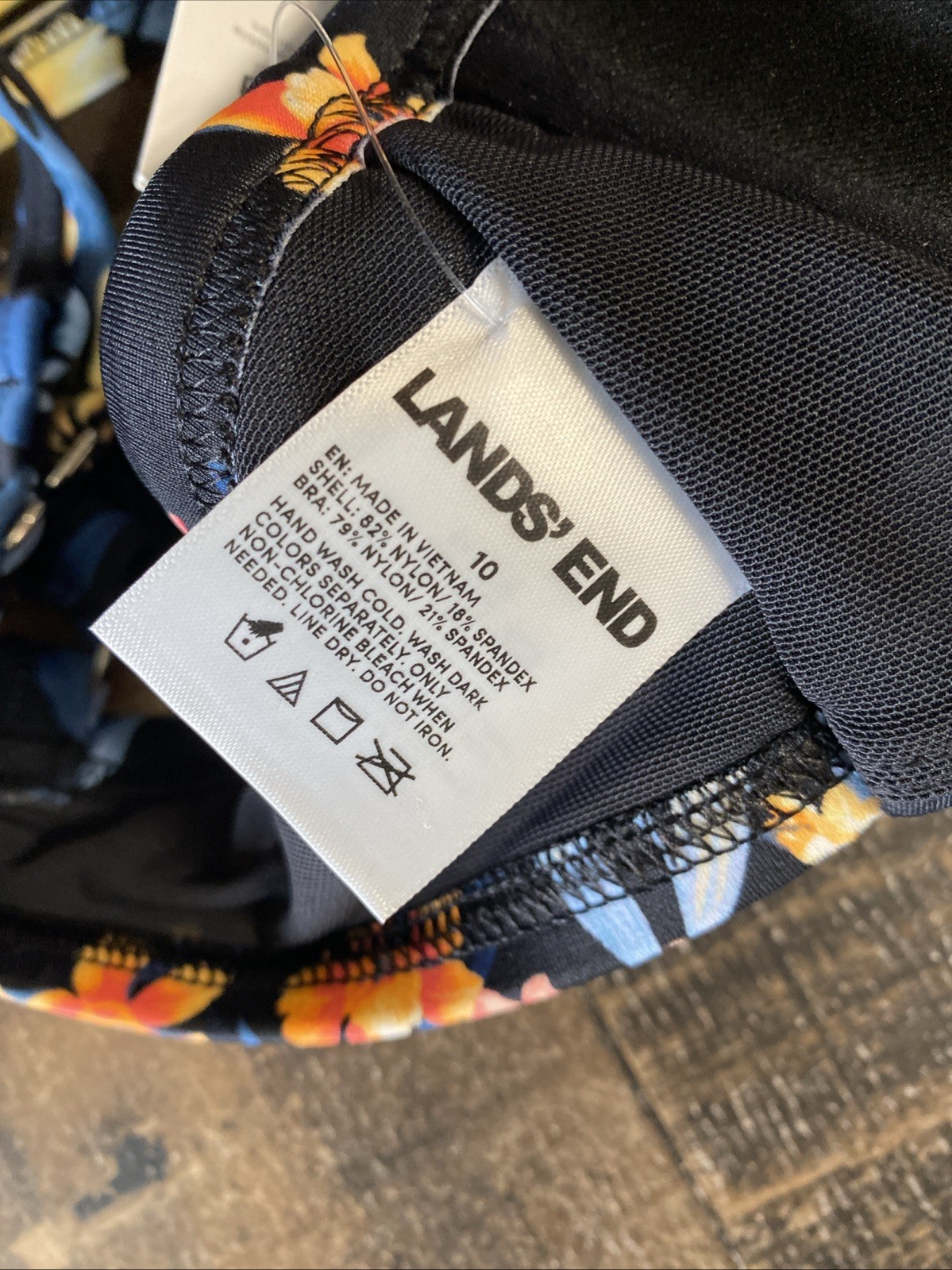 Lands’ End Women’s Retro Underwire Bikini Top – Black Floral SPF-50 Size 10