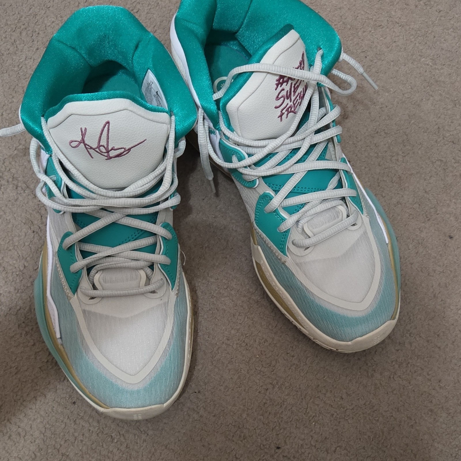 Nike Sue Bird Kyrie Infinity Golden Tribute Green Mid Top Sneaker CZ0204-002