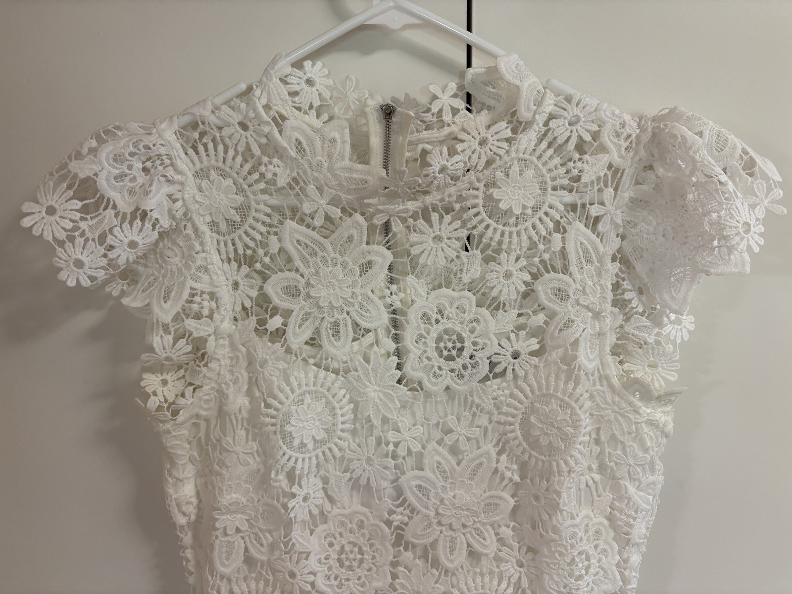 PETAL & PUP BECCA WHITE LACE OVER SLIP MIDI DRESS HIGH NECKLINE CAP SLEEVE SZ L