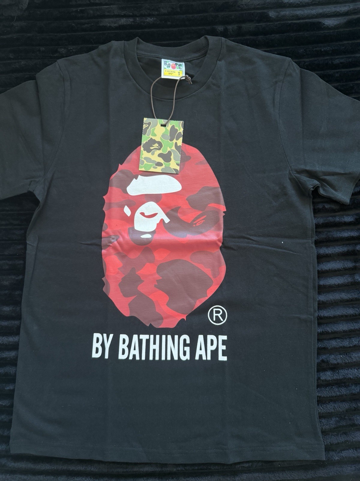 A Bathing Ape BAPE Men’s S Black Red Logo Graphic Print Crew Neck Tee