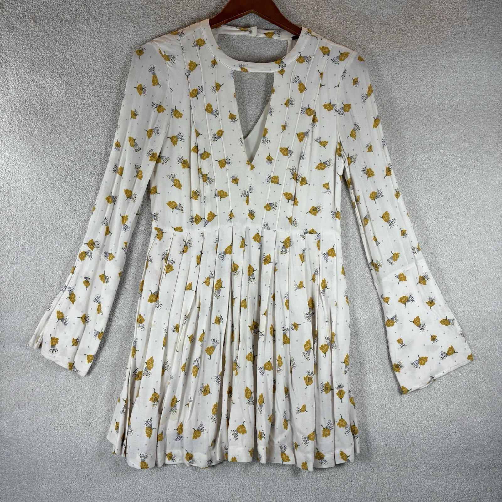 Free People Tegan Ivory Floral Long Flare Sleeve Mini Dress Rayon Sz 4 Boho