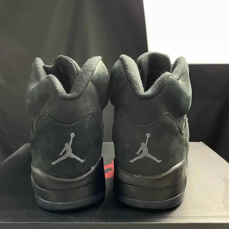 Men – Jordan 5 “Black Cat” Size US 7-12