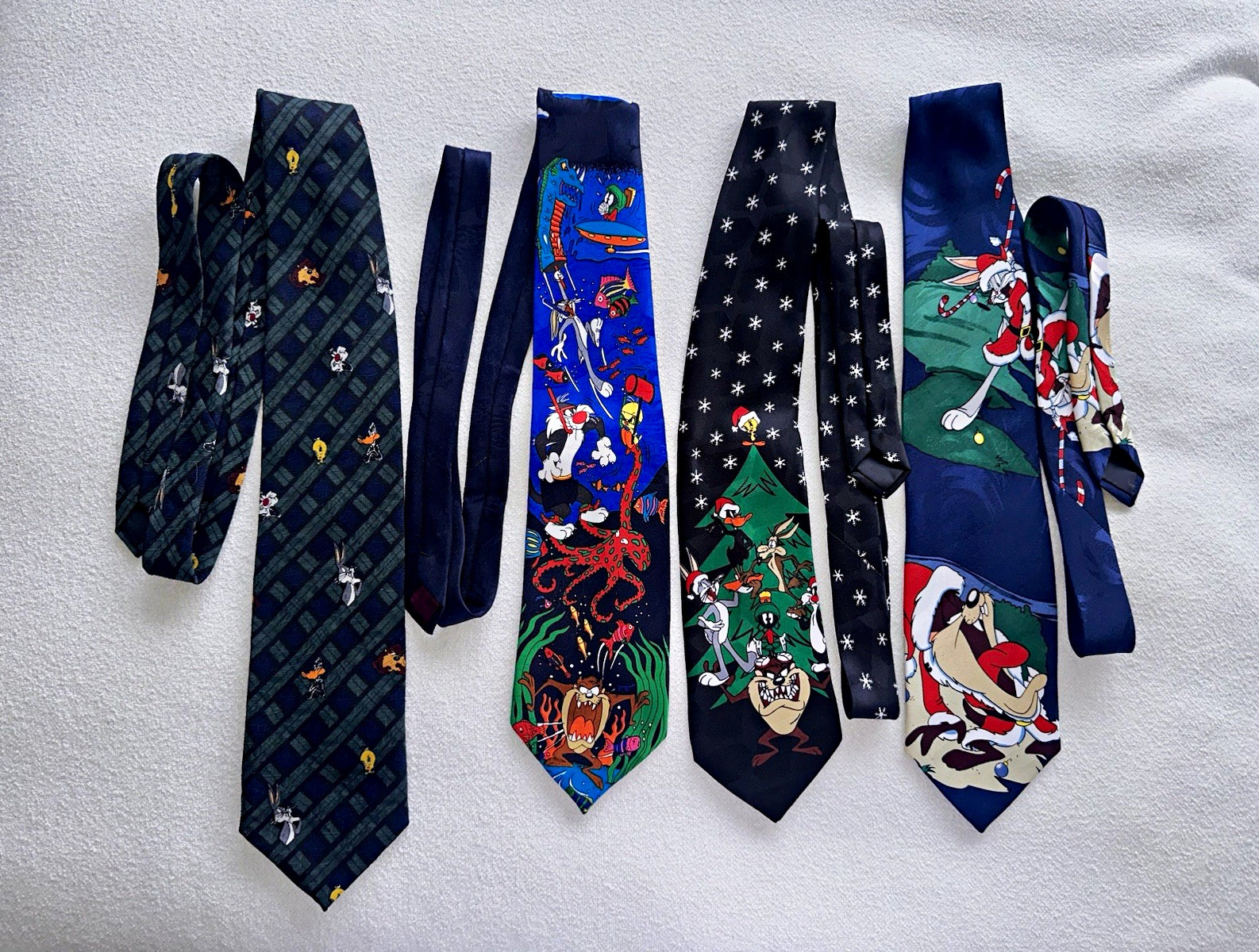 Looney Tunes Mania 4pc Novelty/Cartoon Necktie Lot Multicolor 100% Polyester