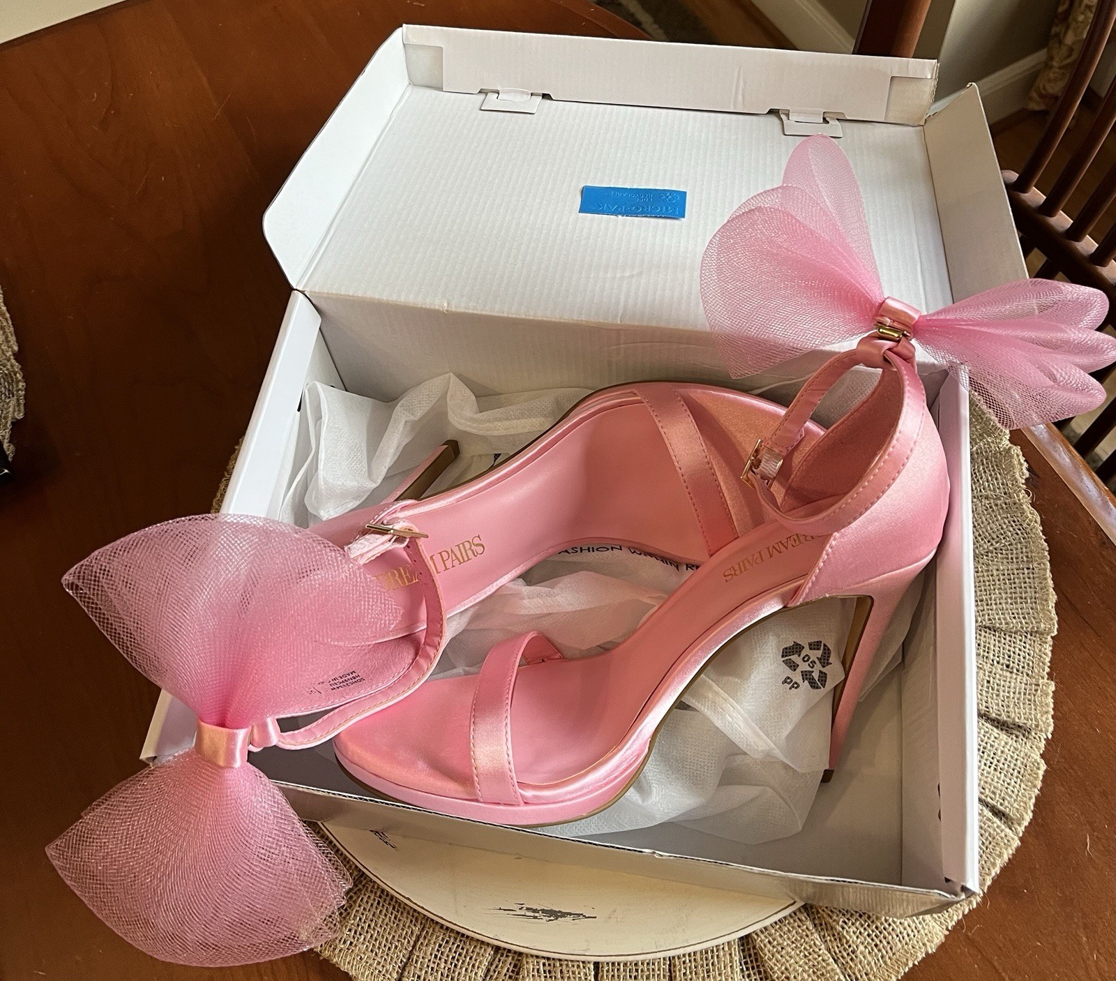 Dream Pairs Women’s Pink Ankle Strap High Heels Size 9.5