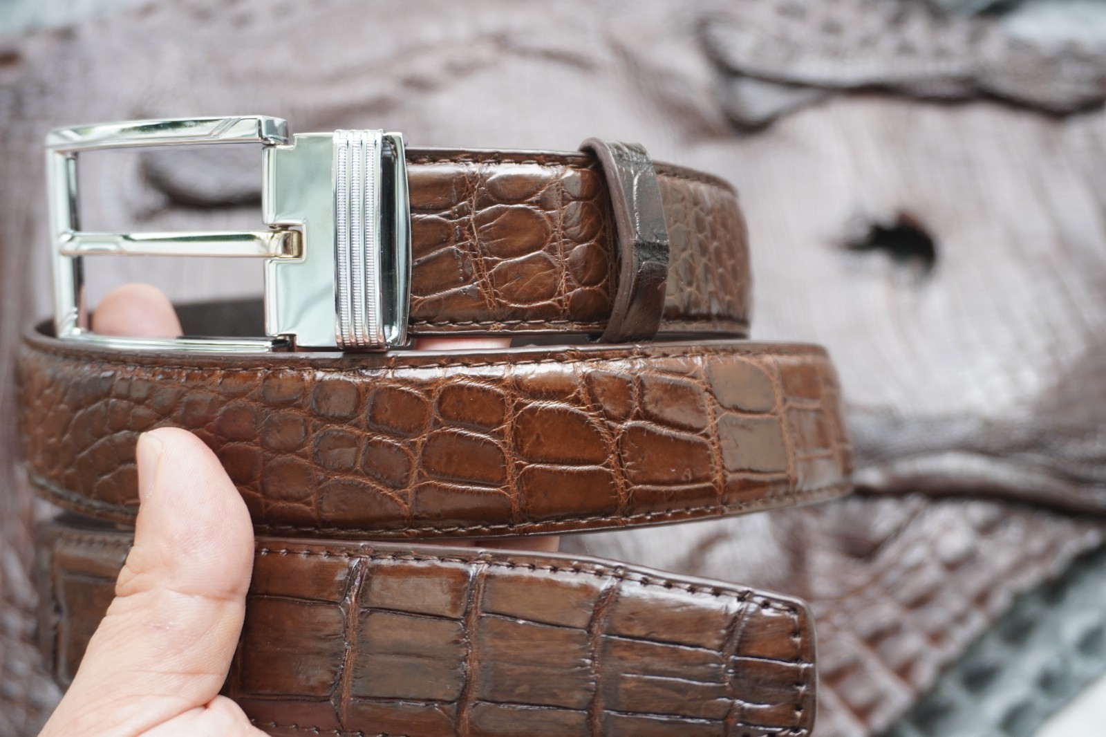 W 1.3 inch – Brown Genuine Crocodile Belly Leather Skin Men’s Belt #Q16