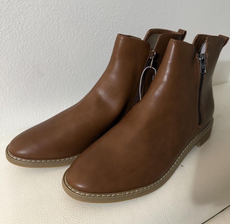 Universal Thread Classic Brown Ankle Boots Women’s Size 12 Side Zip