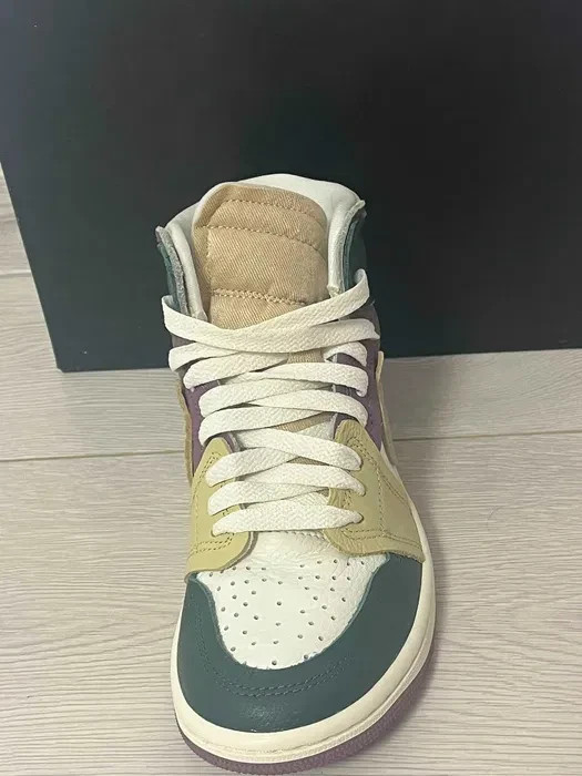 Size 5.5 – Air Jordan 1 Method of Make High Galactic Jade W