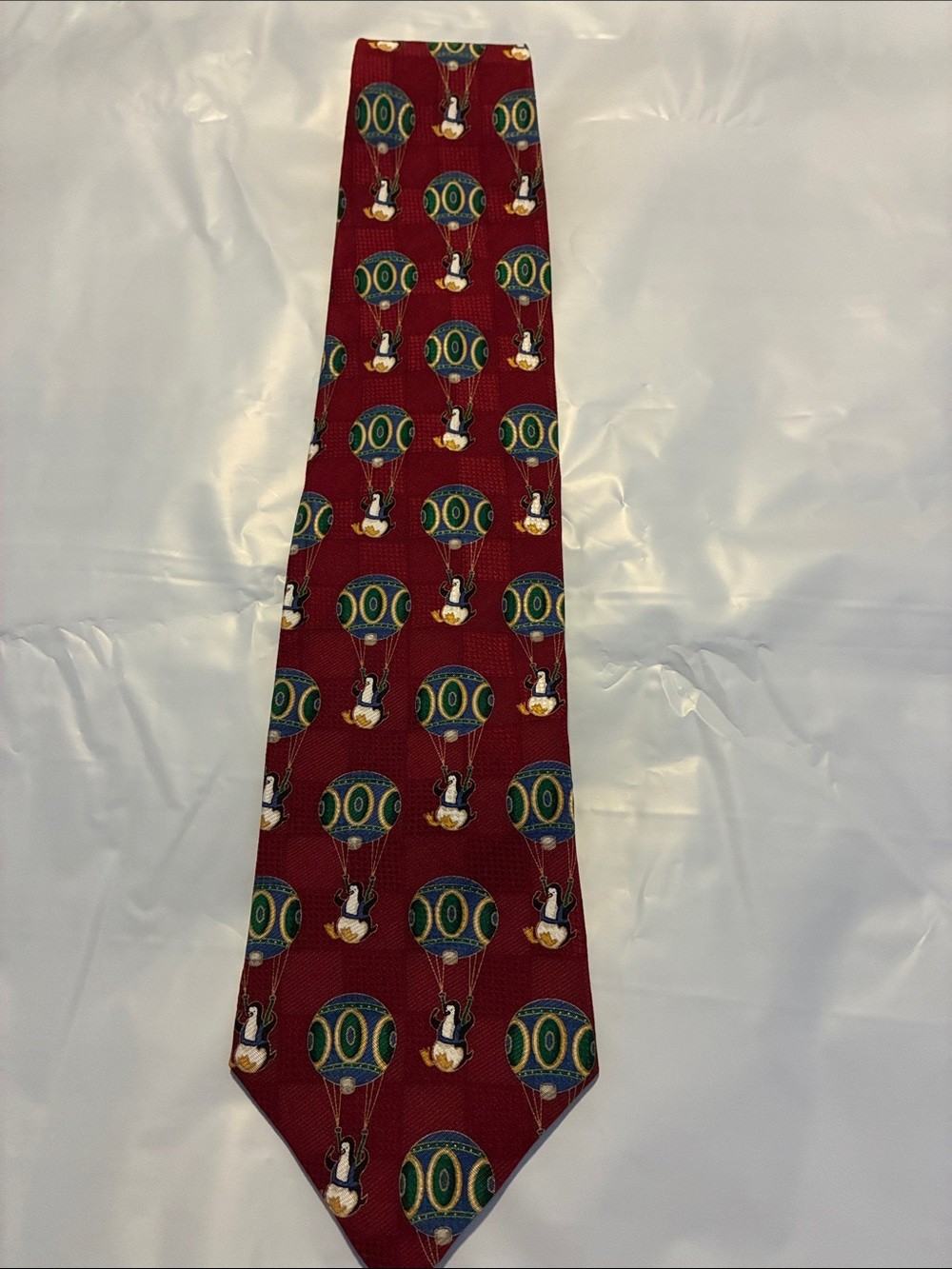 Classic Red Patterned Men’s Tie – Hot Air Balloon Motif