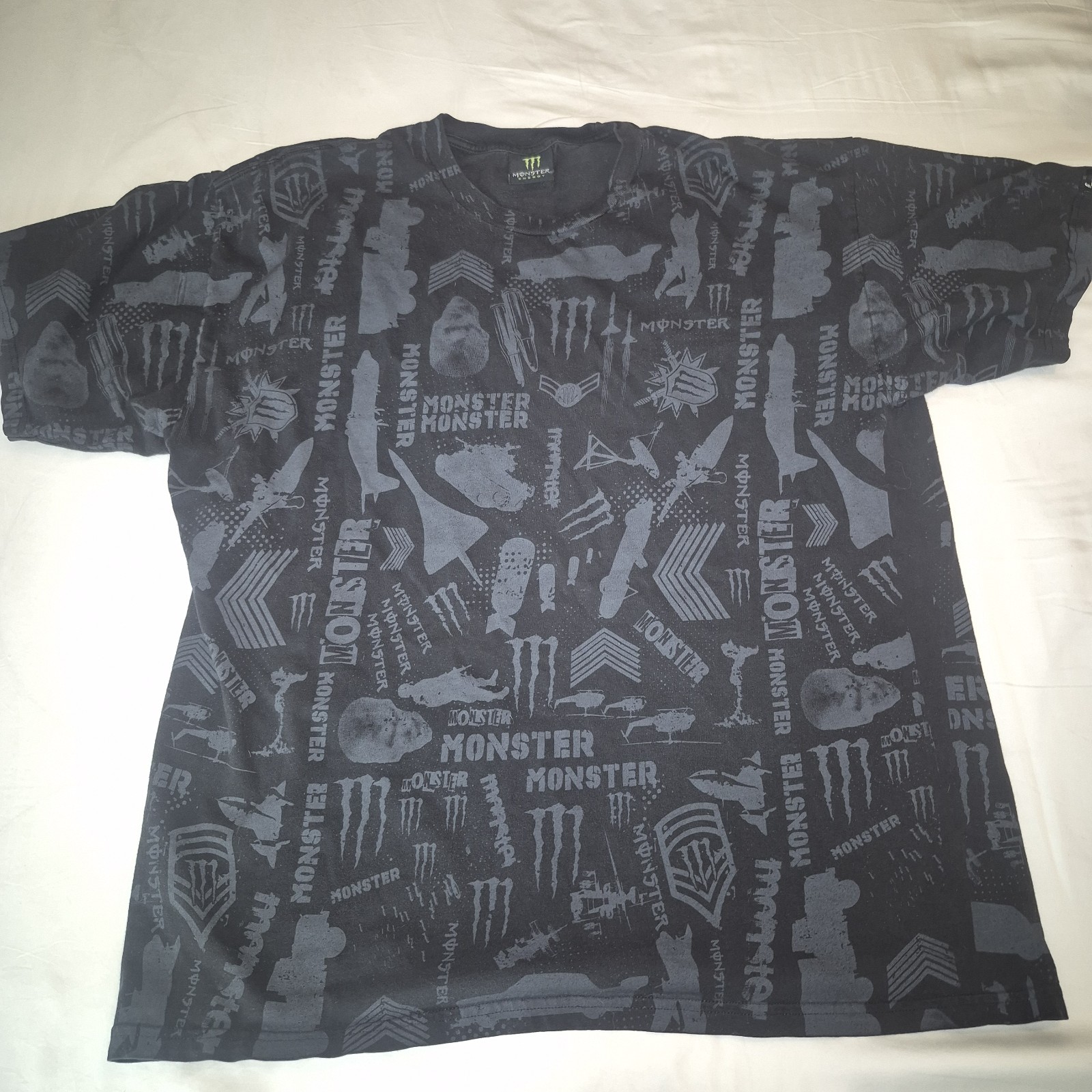 New Monster Energy All Over Print Men’s T-Shirt Y2K Vintage Size Large