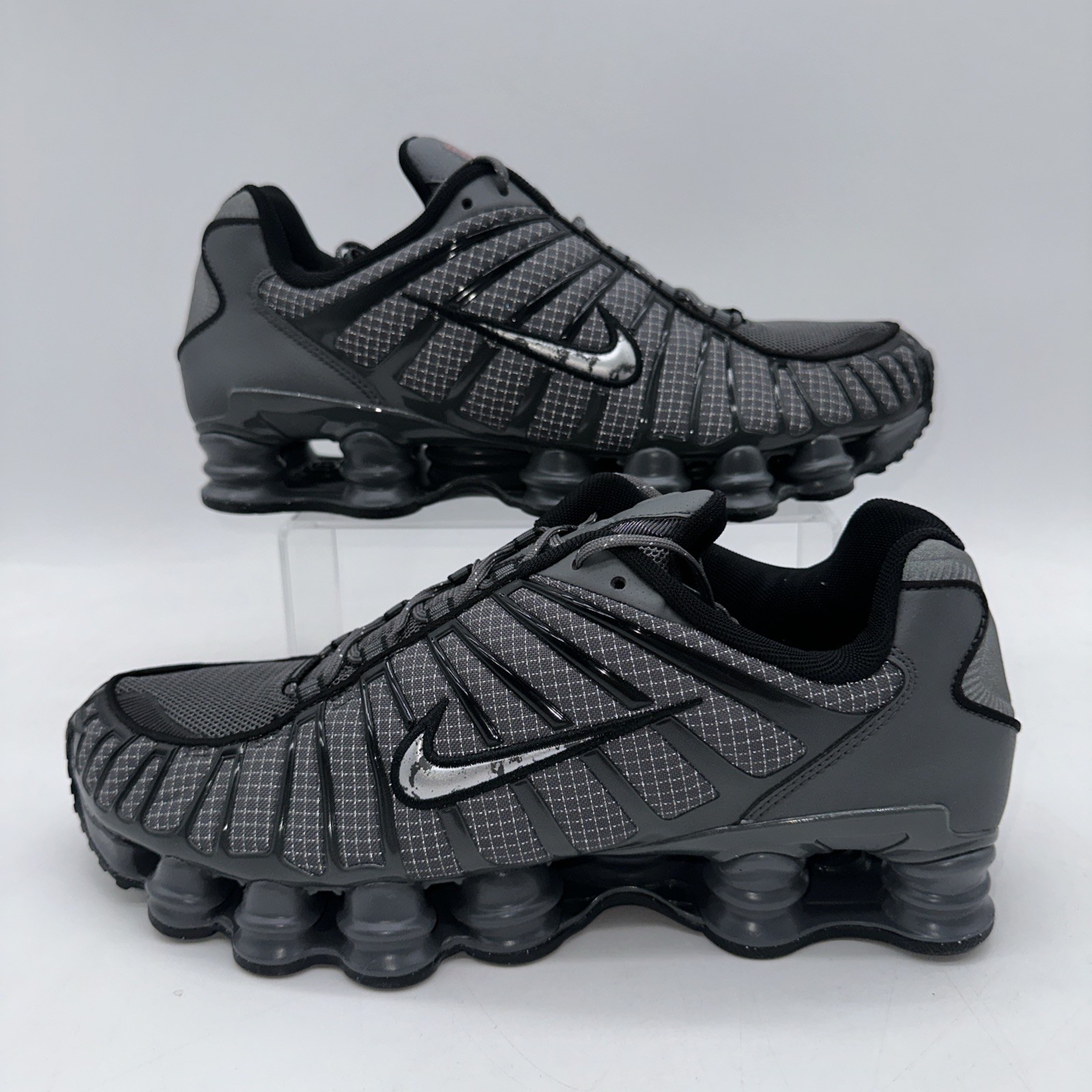 Nike Men’s Size 10 Shox TL (IM6771 068) Gray/Silver Running Sneaker