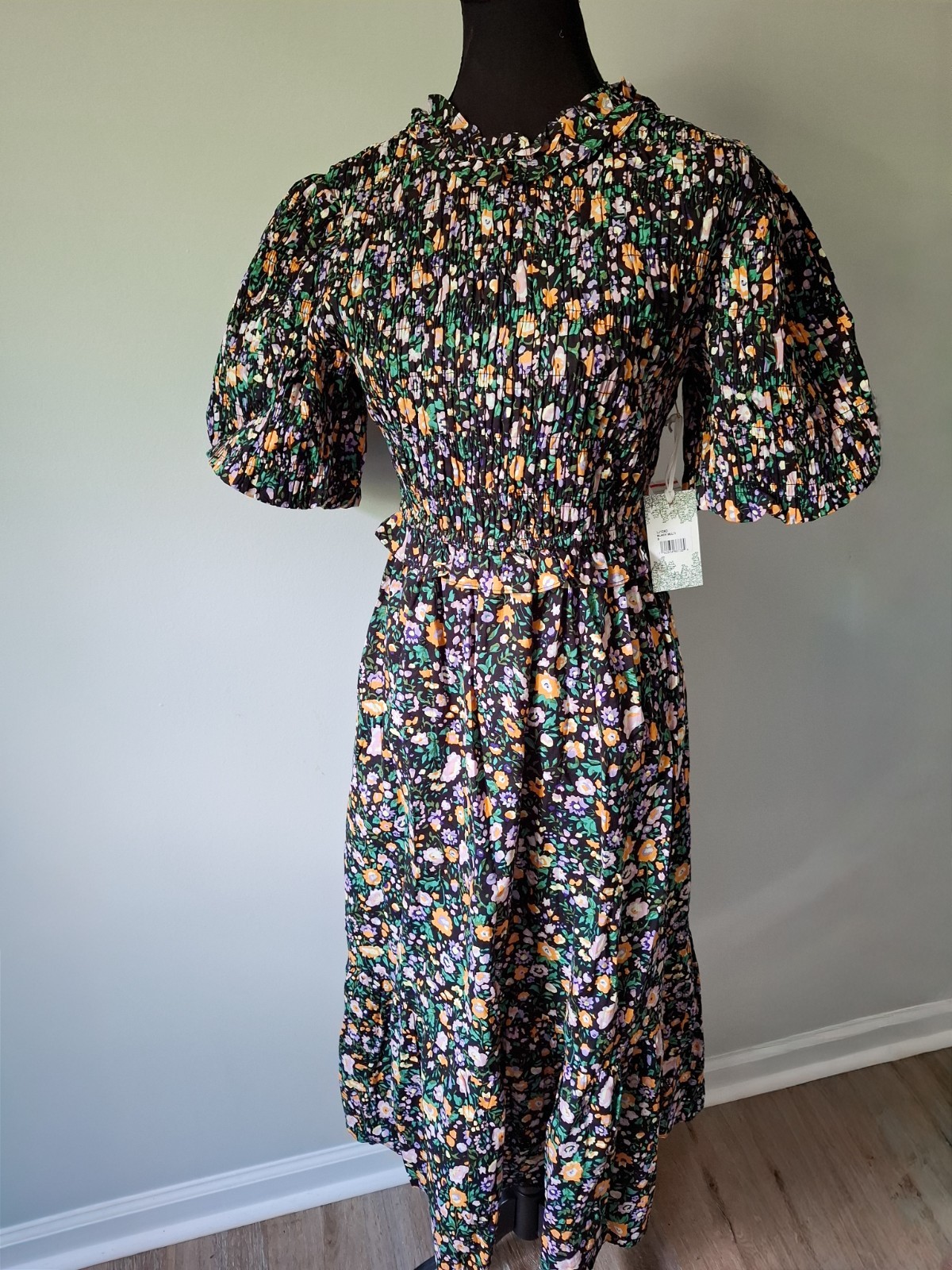 NWT Hyacinth House Small Samantha Floral Dress with Smocked Bodice Puff Sleeve