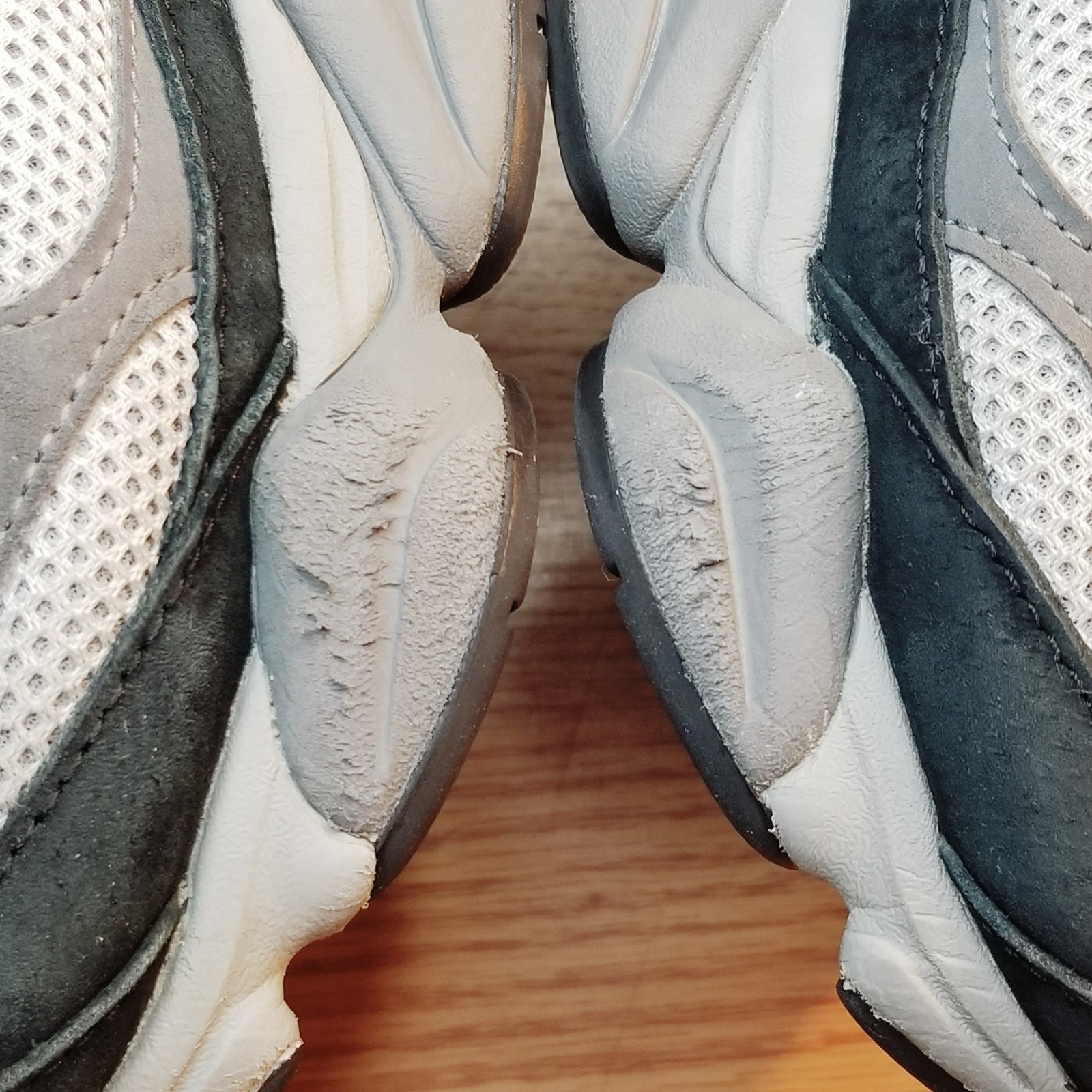 New Balance 9060 Men Size 9 Black Gray Castlerock Walking Shoes Sneaker U9060BLK