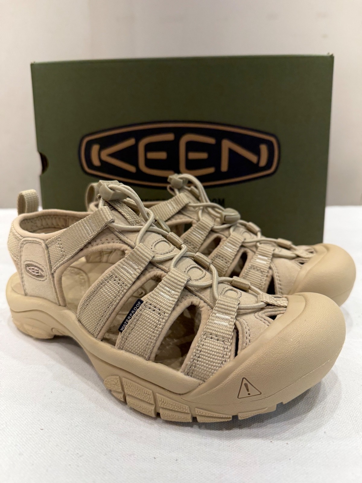 Keen Women’s Newport H2 Color Monochrome/Safari Size 7 Closed Toe Water Sandal