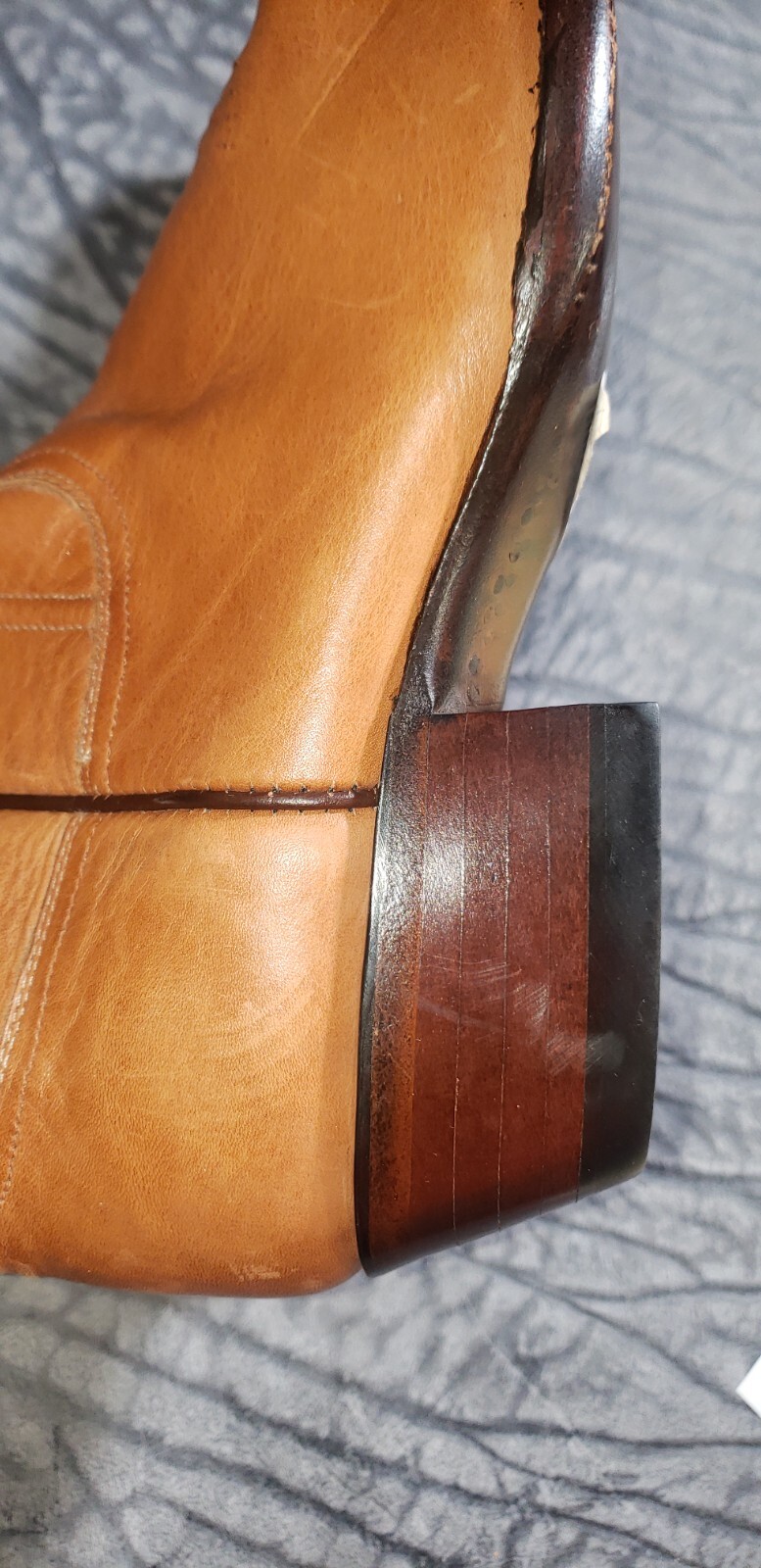 cowboy boots  Mens sz: 9 E Lt. Tan soft leather embroidered (item:s3138