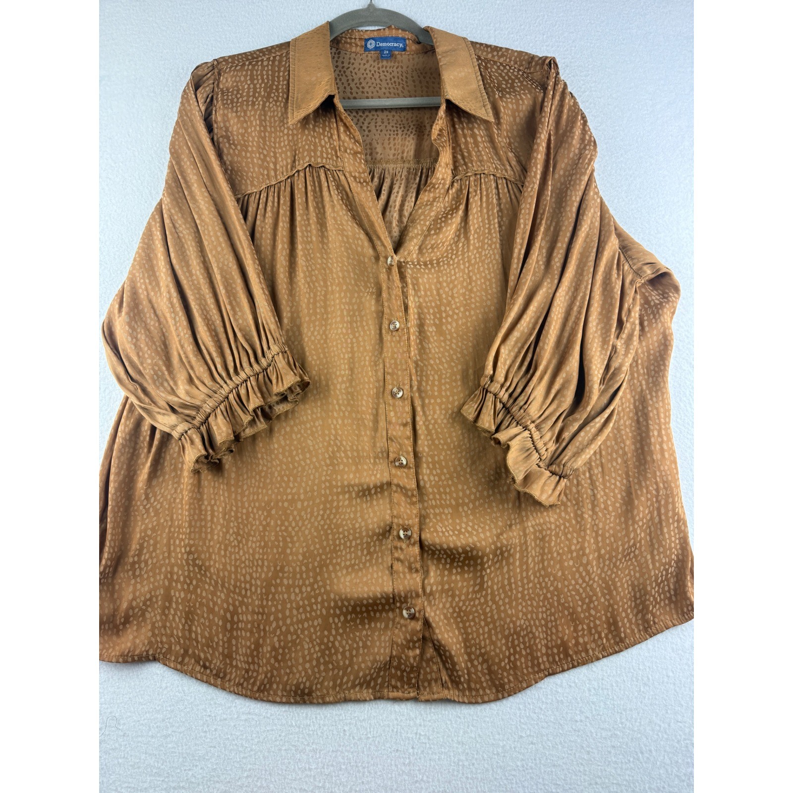 Democracy Womens 2X Caramel Brown Jacquard Dot Button Front Ruffle Blouse