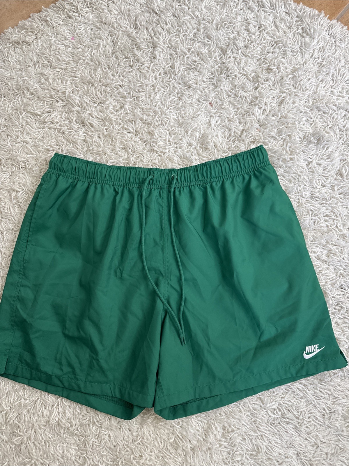 Nike Standard Fit Above Knee Length Men Shorts XL Kelly Green Pockets Mesh Liner