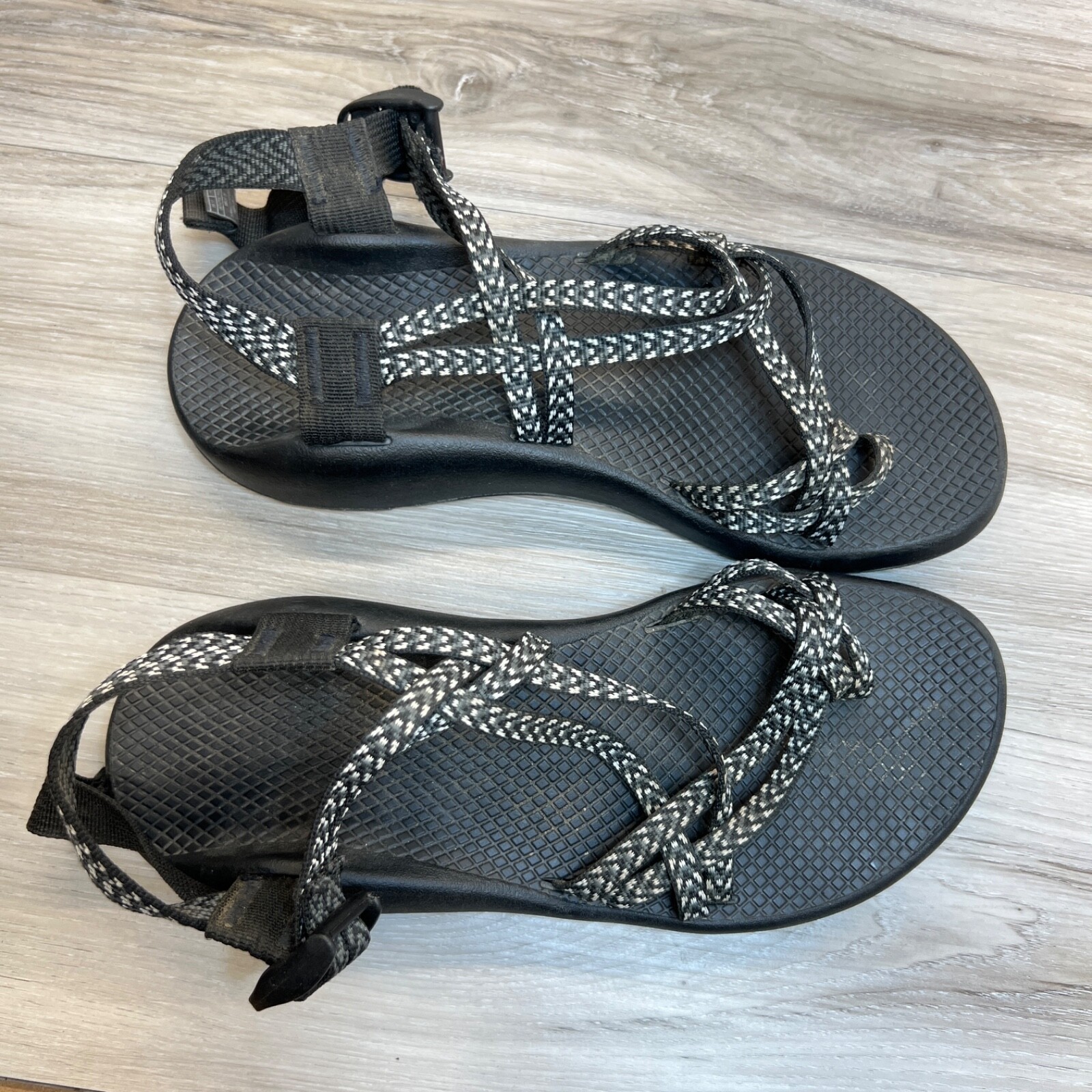 Chaco ZX/2 Classic Outdoor Sport Sandals Women’s Size 9 White Black Strappy