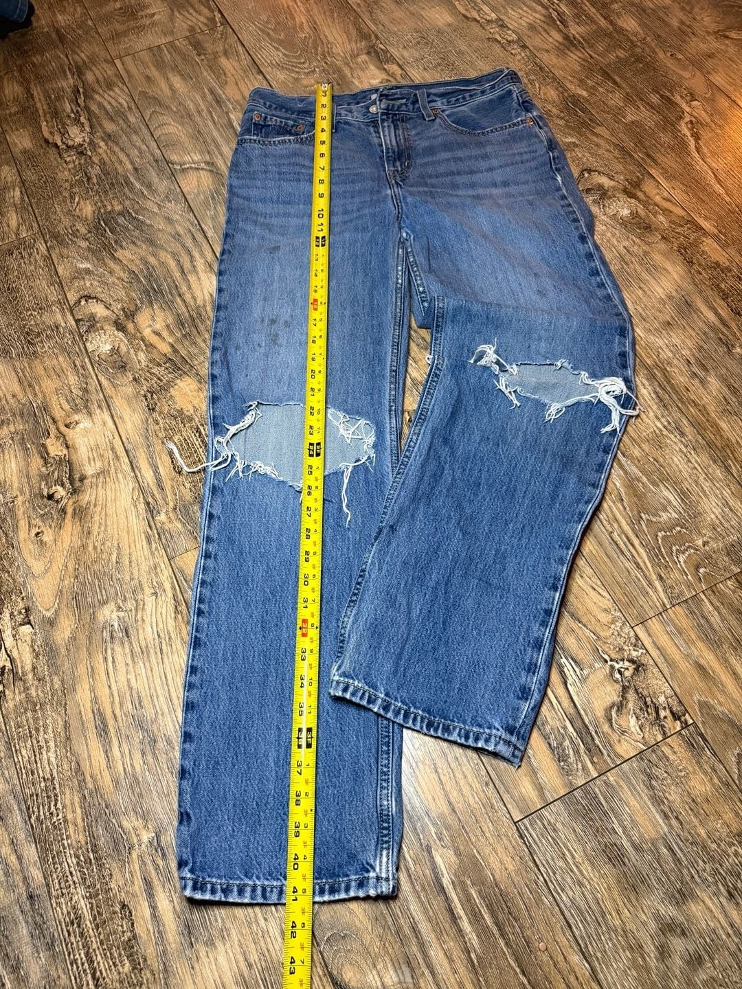 Levi’s Low Pro Straight Distressed Jeans Size 28