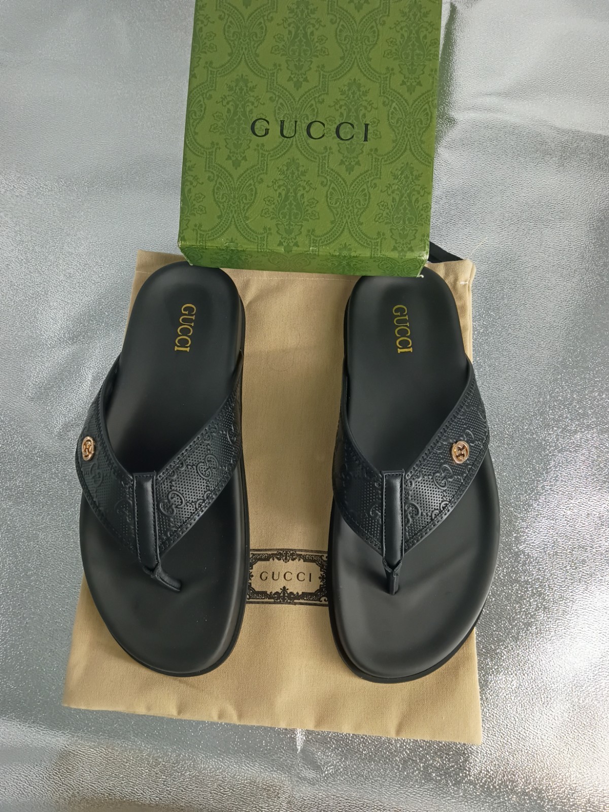 100% Authentic Gucci Flip Flops Size 11 44 Men’s New with Box Never Worn Rare
