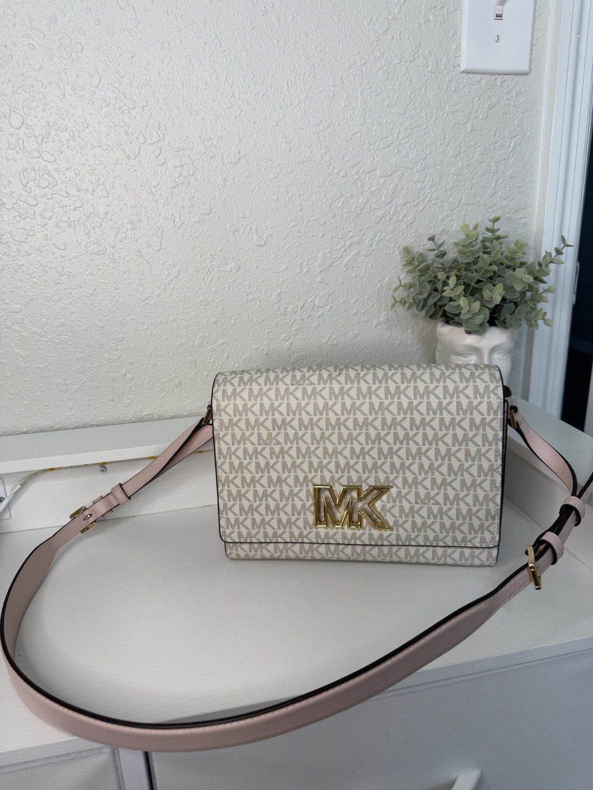 Michael Kors Logo Shoulder Bag Beige/Pink, Gold Hardware, Adjustable Strap