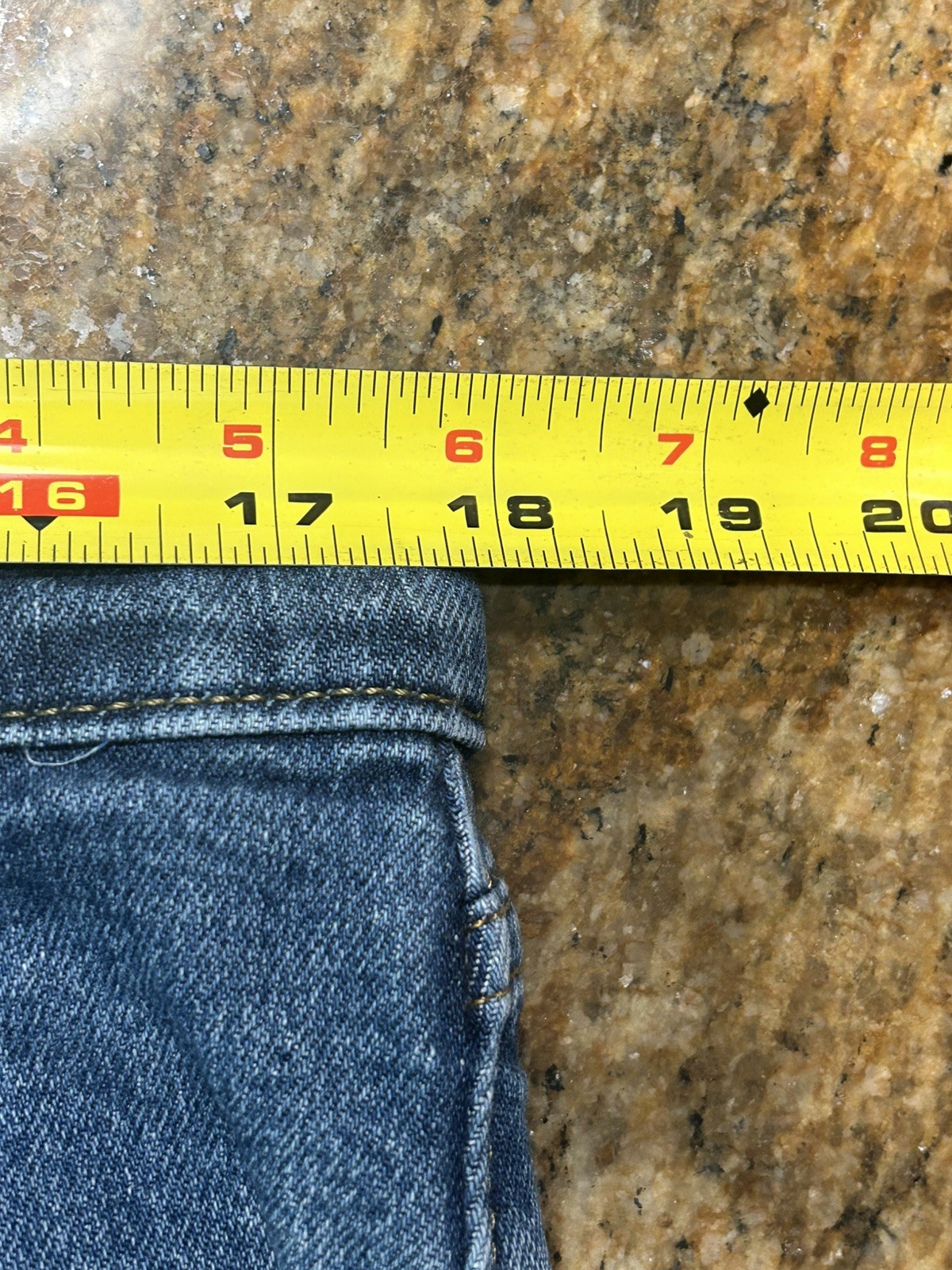 Levi’s 505 Jeans Men’s Regular Fit Size 36×30 Red Tab Denim Medium Wash