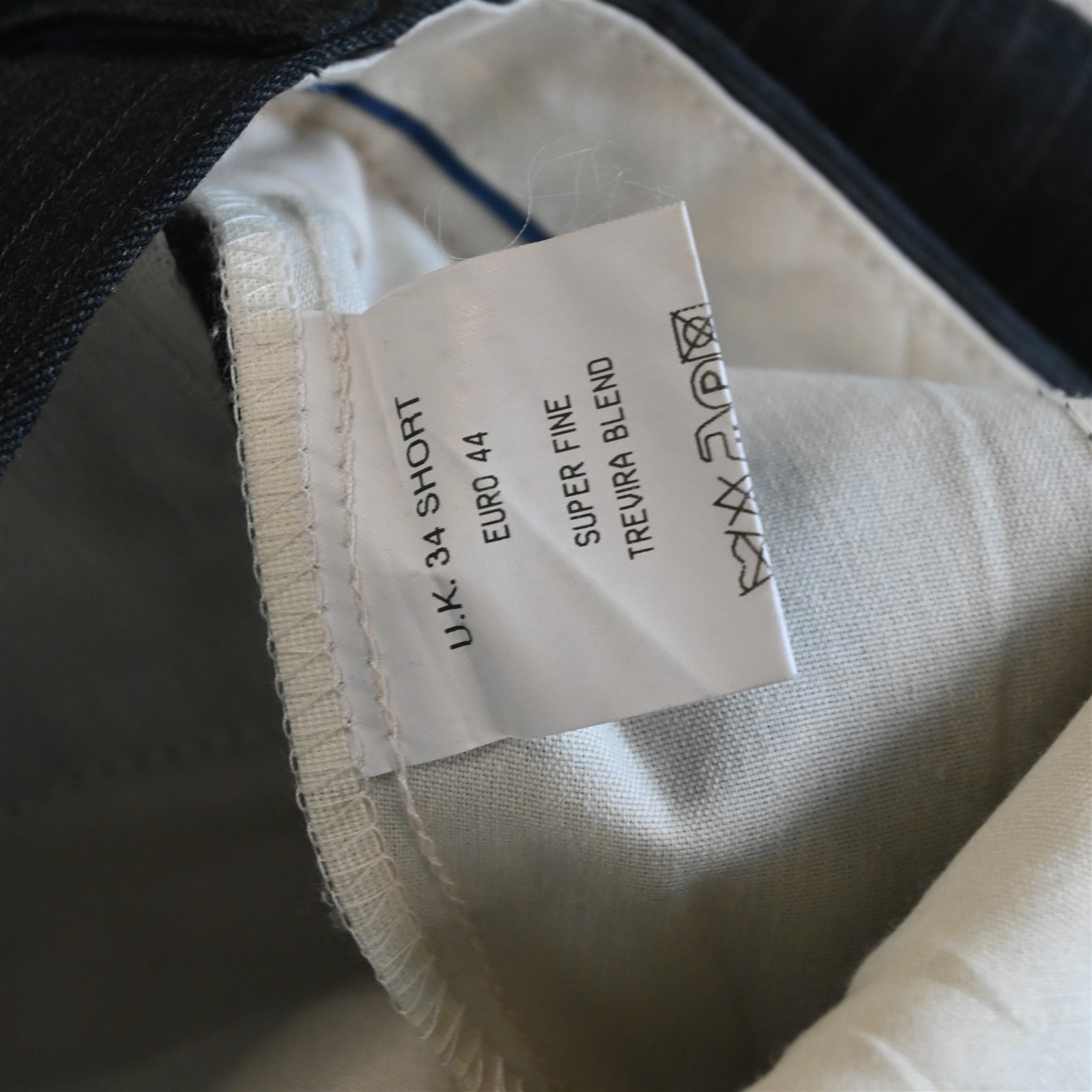 Alexandre 40S 33×30 Gray Striped Super Fine Trevira Mens Jacket Pants Suit