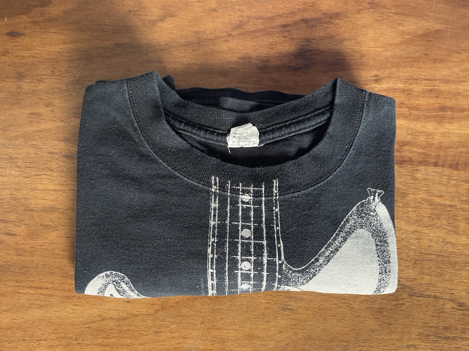 Vintage Early 2000’s Nirvana Fender Guitar Neck T-Shirt Anvil Tag Black Grunge